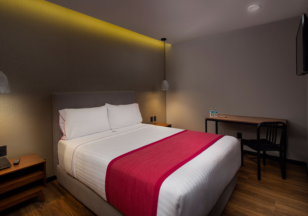 Junior Suite Queen Size Bed