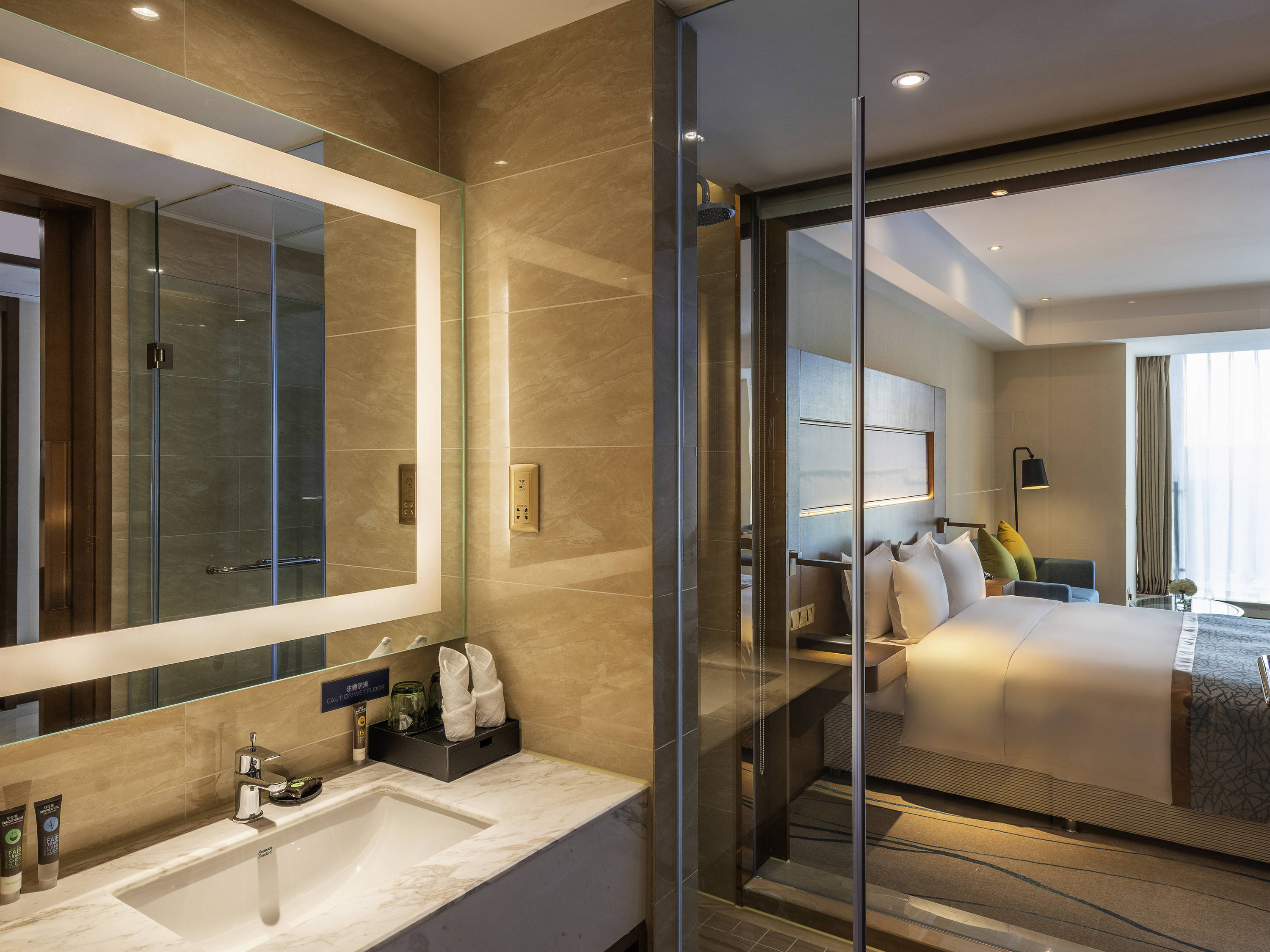 Double Deluxe King Bed