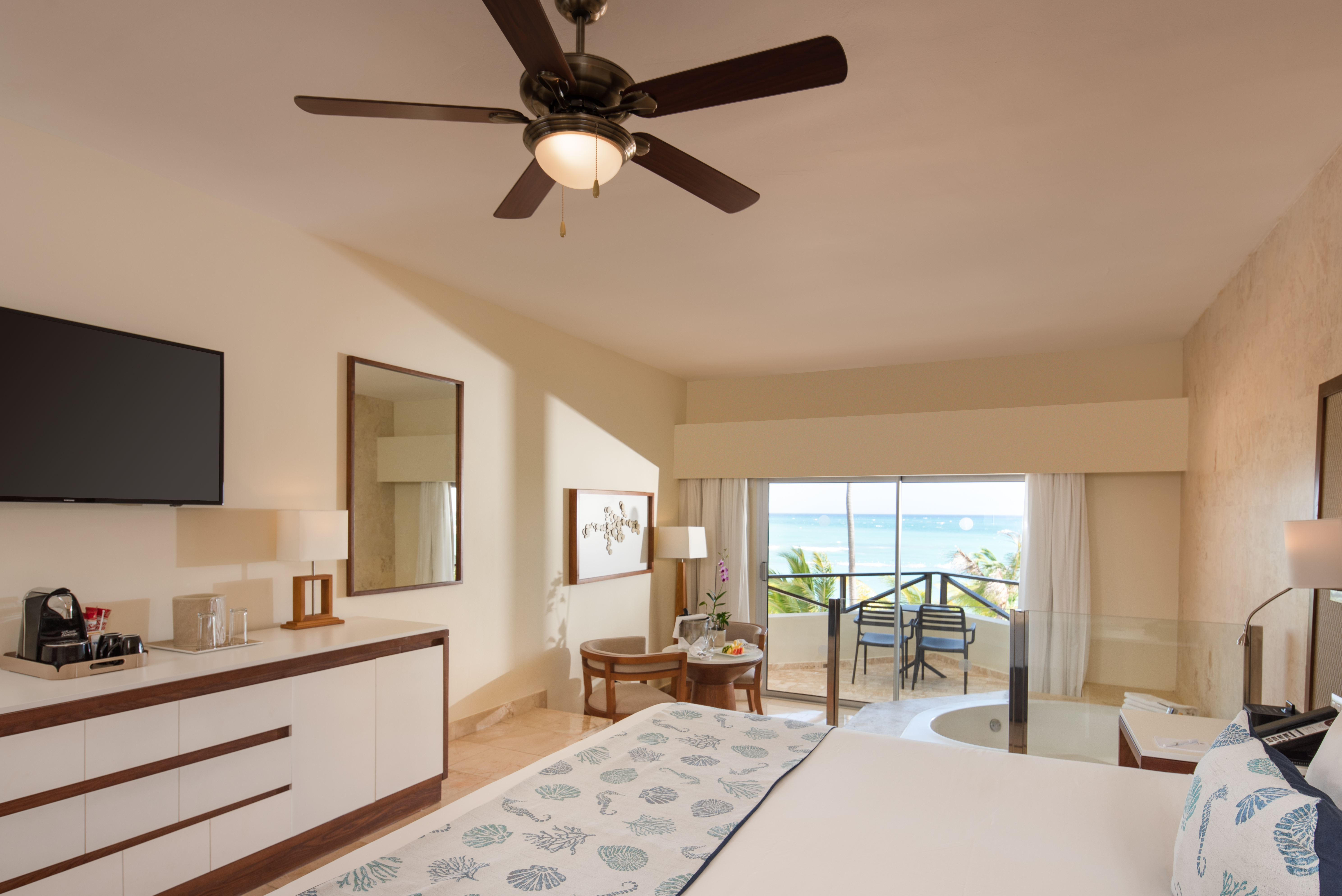 Junior Suite Premium Ocean Front