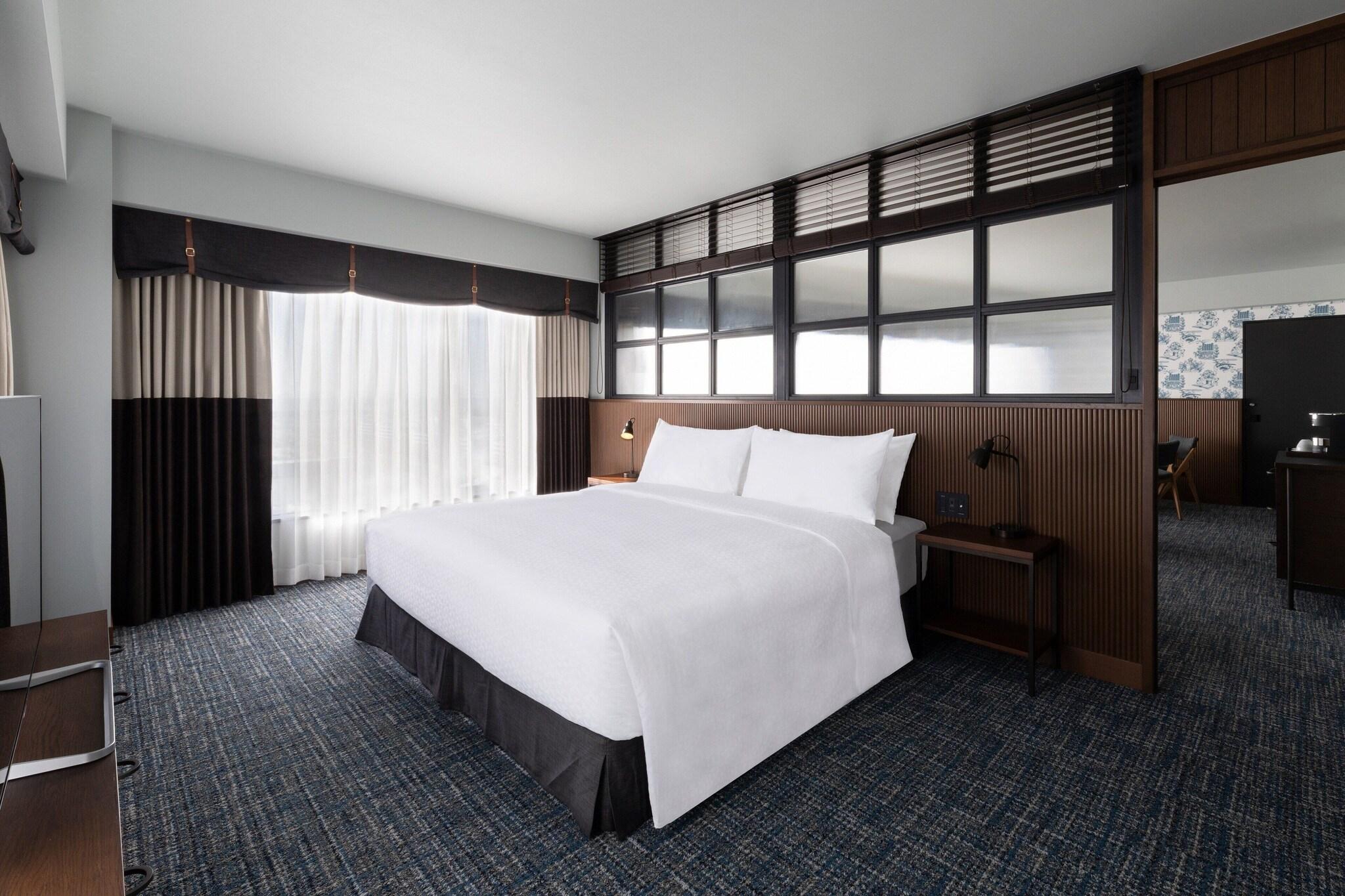 Suite Ocean View King Bed