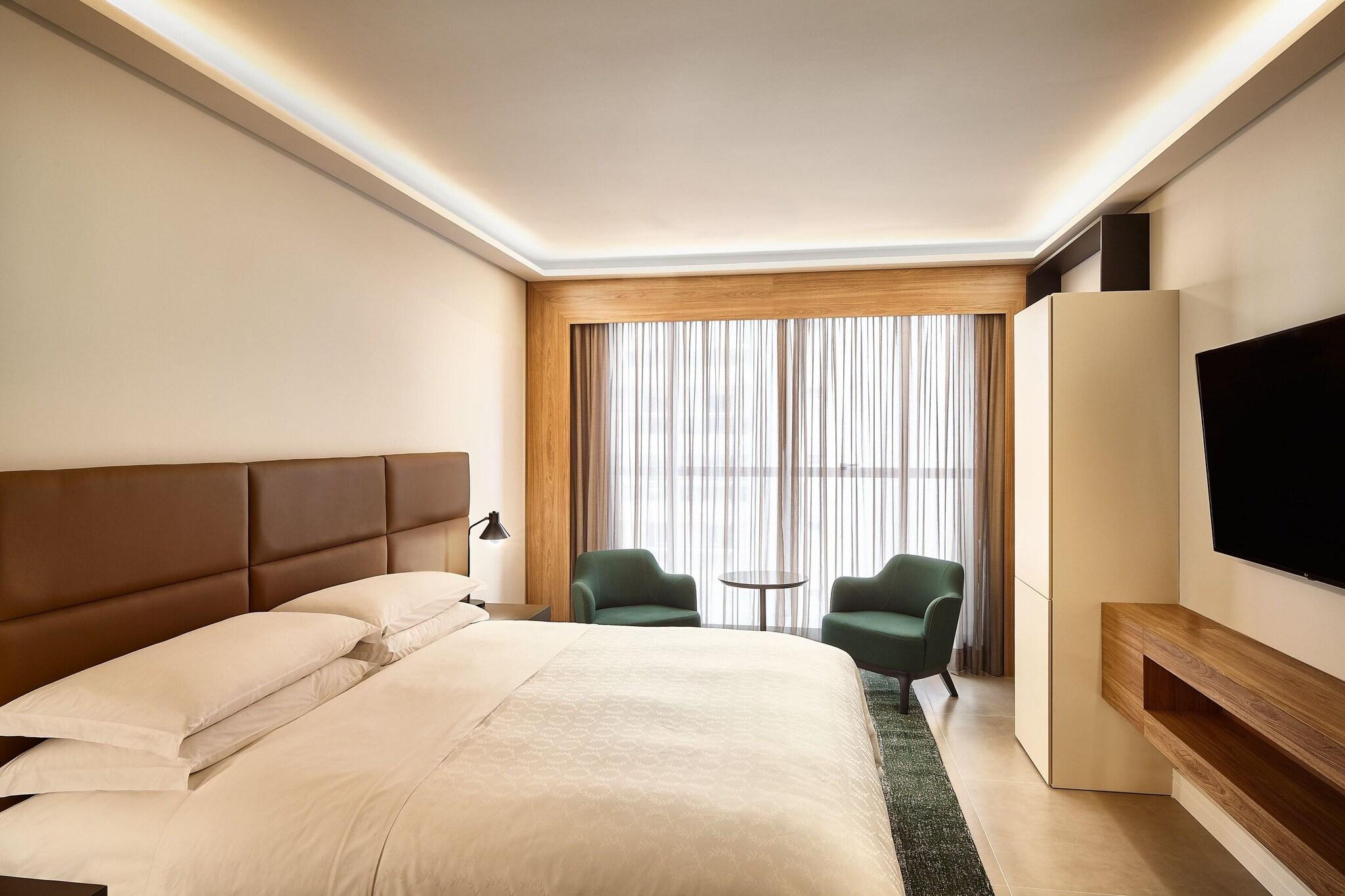 Suite King Bed One Bedroom 