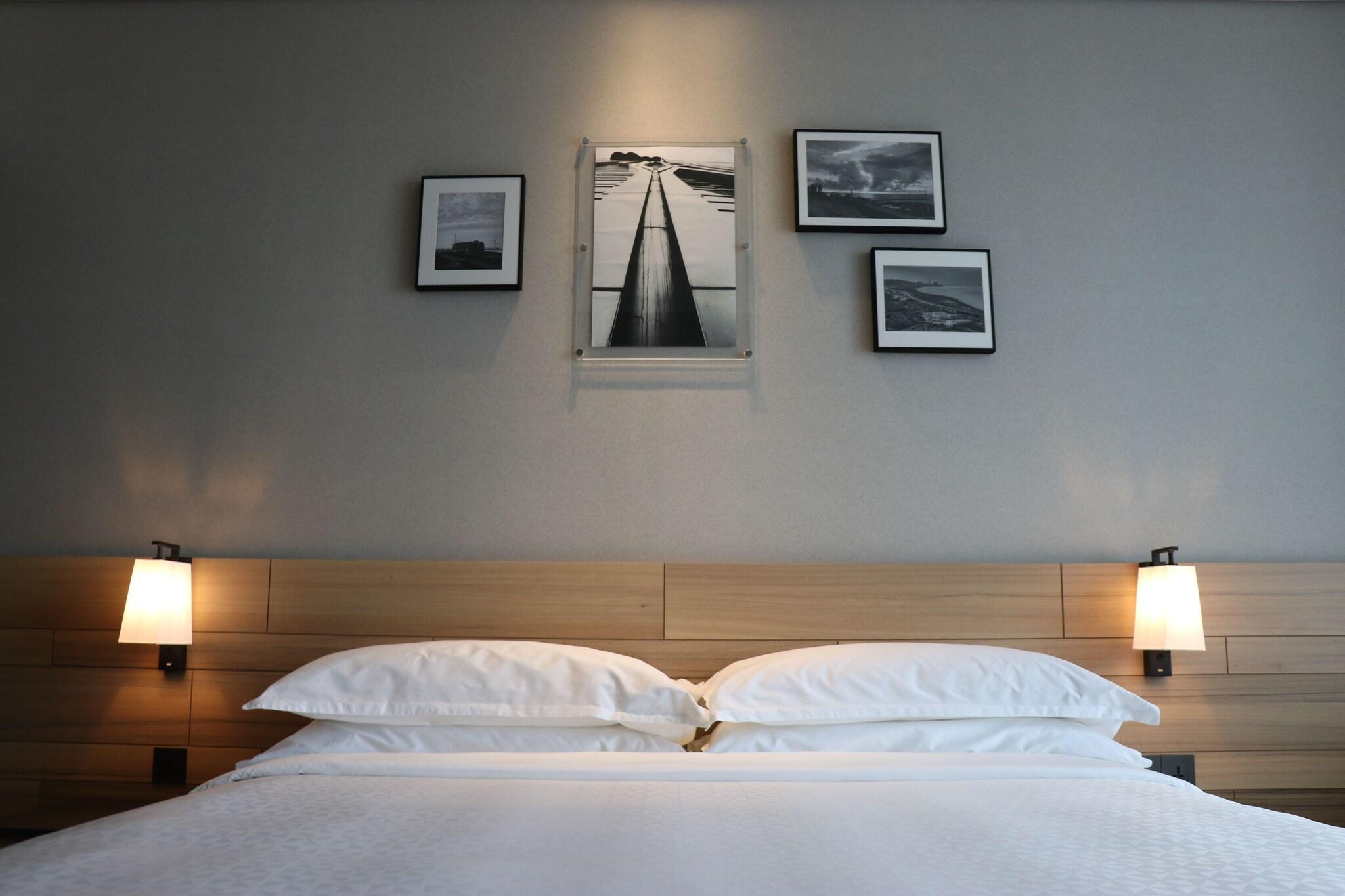 Studio King Size Bed