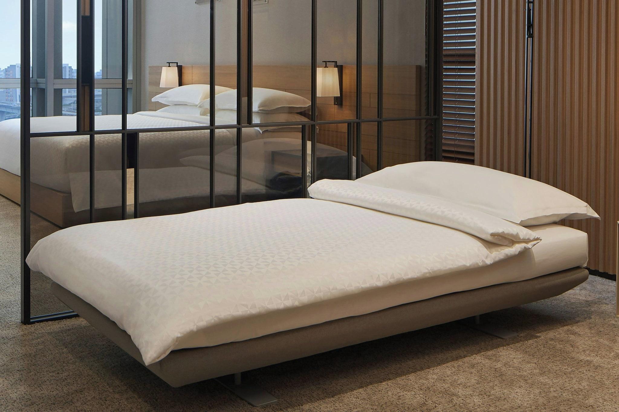 Double Deluxe King Bed