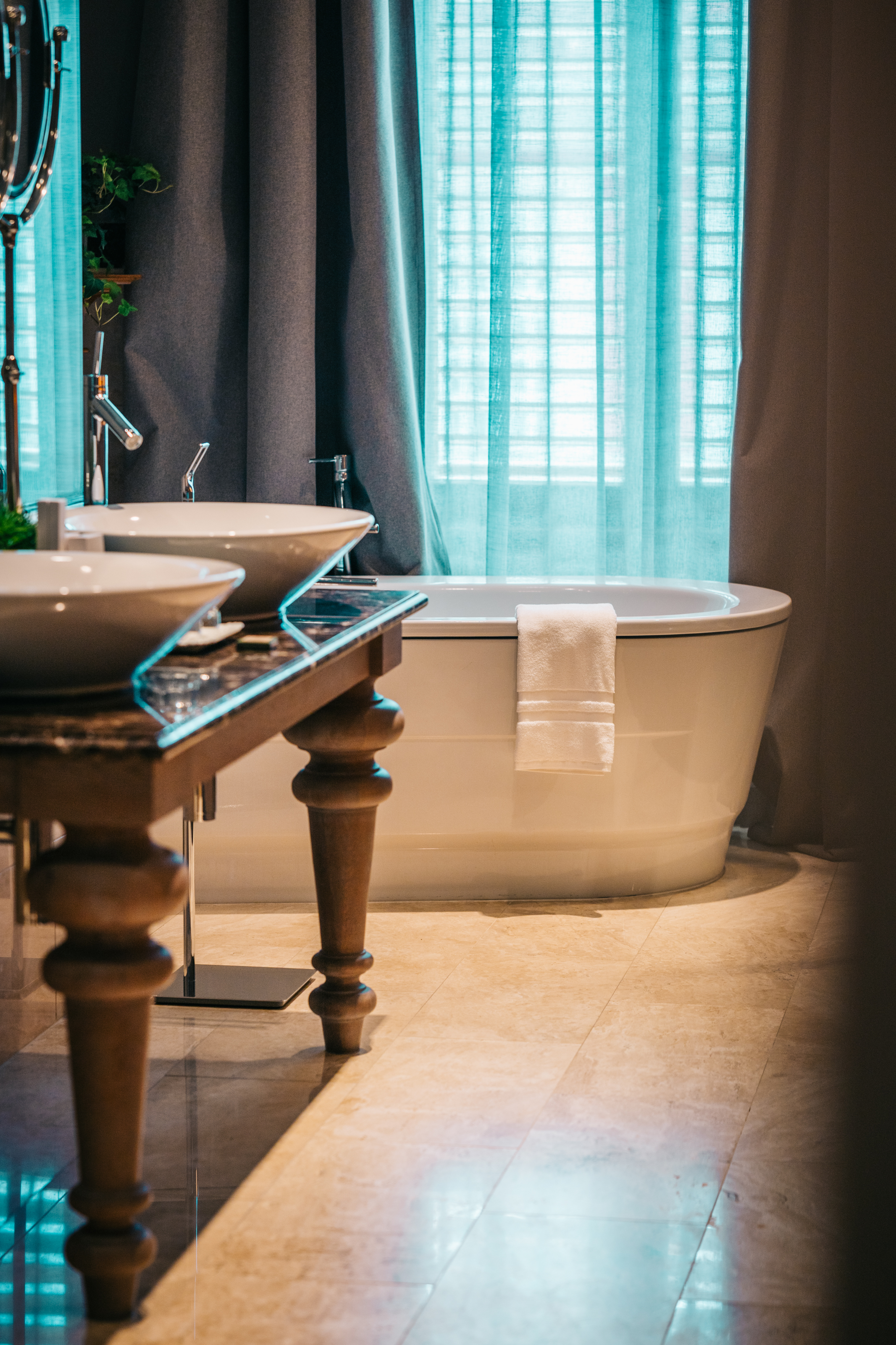 Suite Two Queen Beds with Views