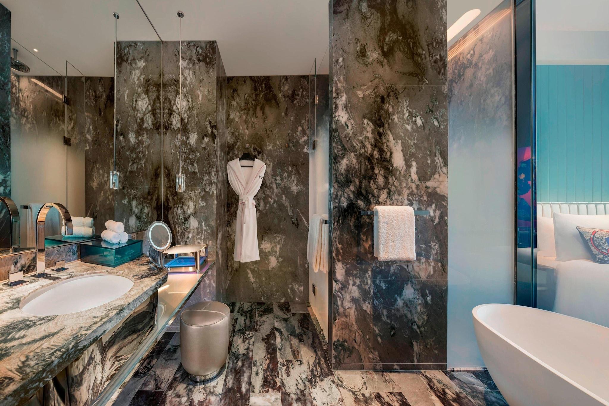 Room City View Two Double Beds