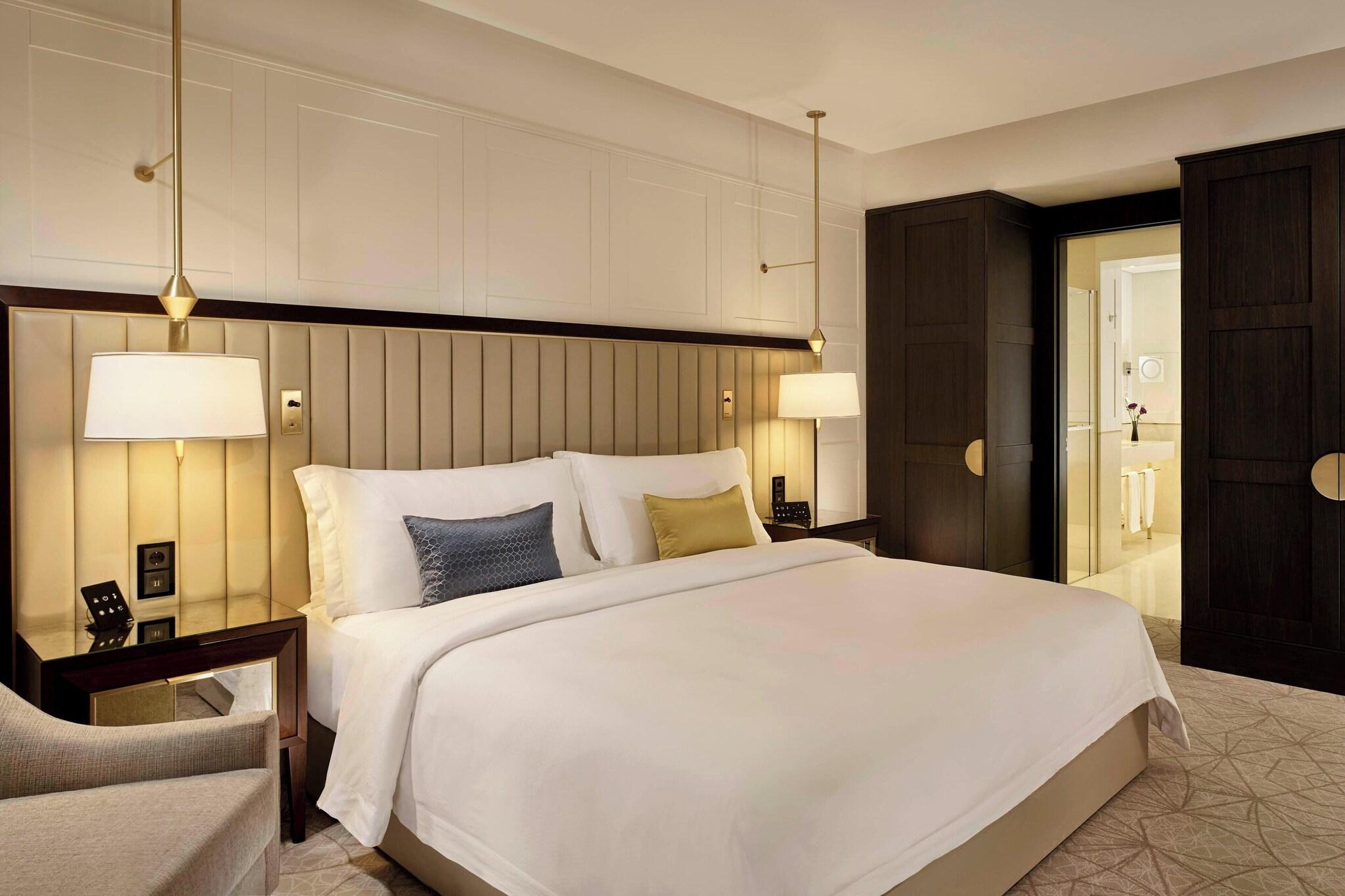 Junior Suite King Size Bed