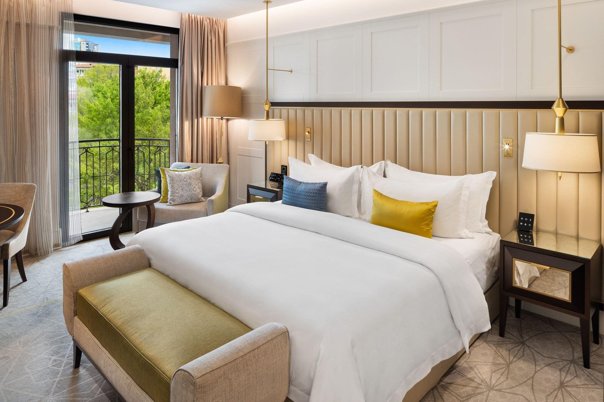 Double Deluxe King Bed