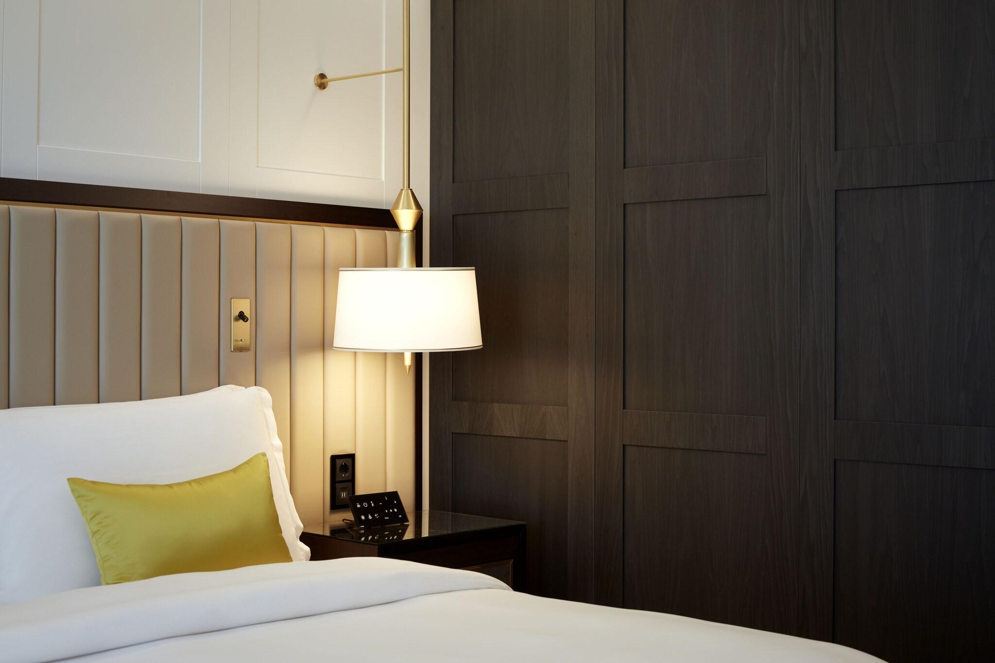 Double Superior King Bed