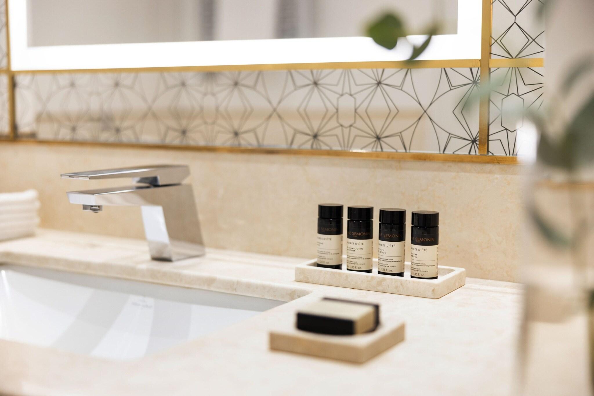 Double Superior King Bed