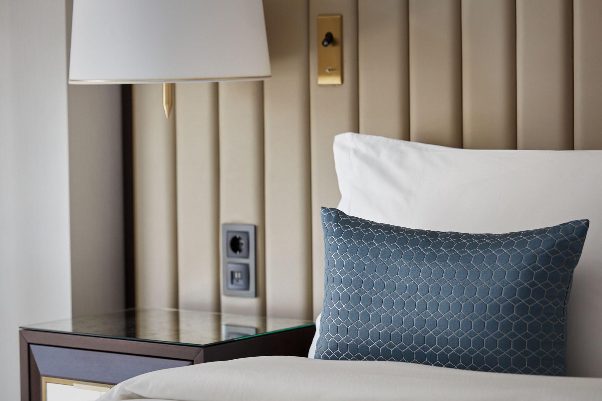 Double Superior Queen Bed