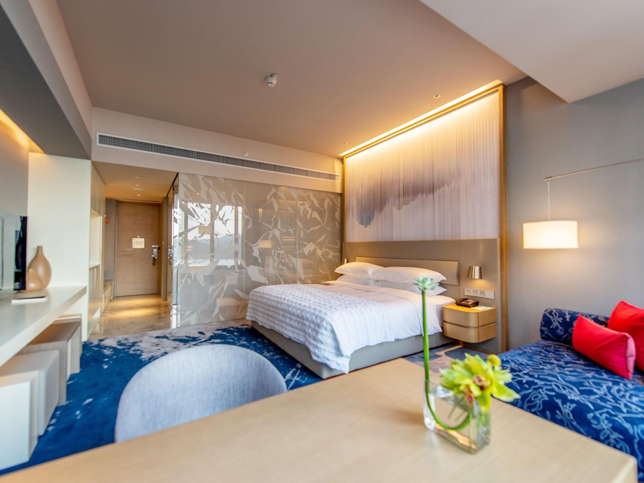 Double City View King Bed