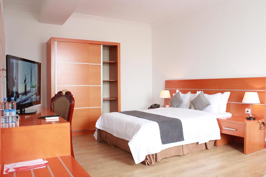 Double King Size Bed