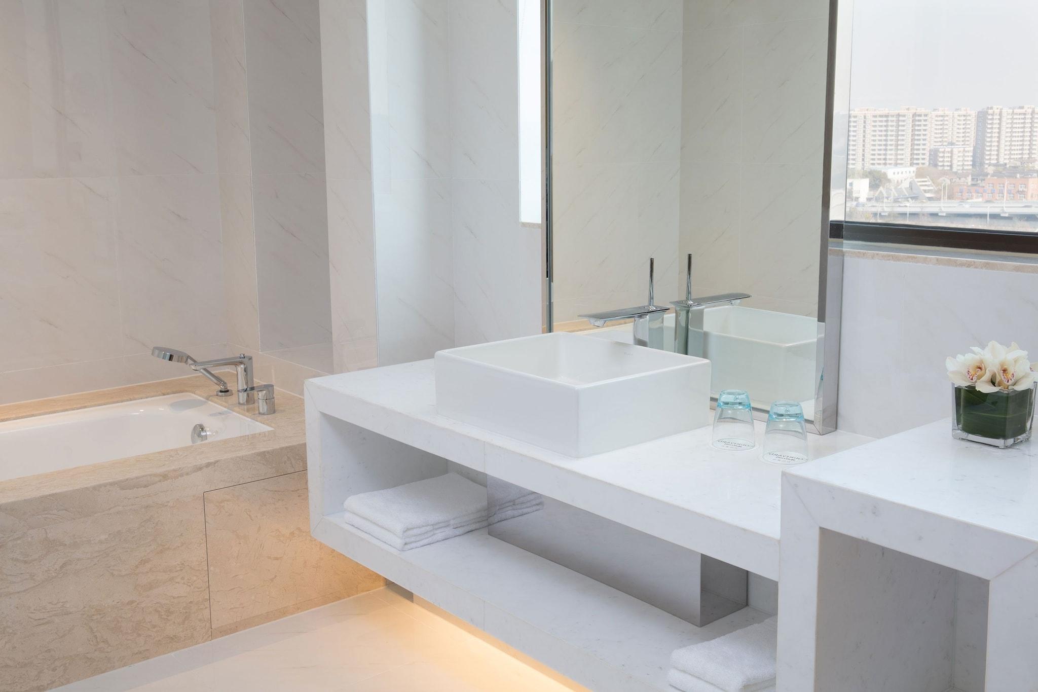 Double City View King Bed