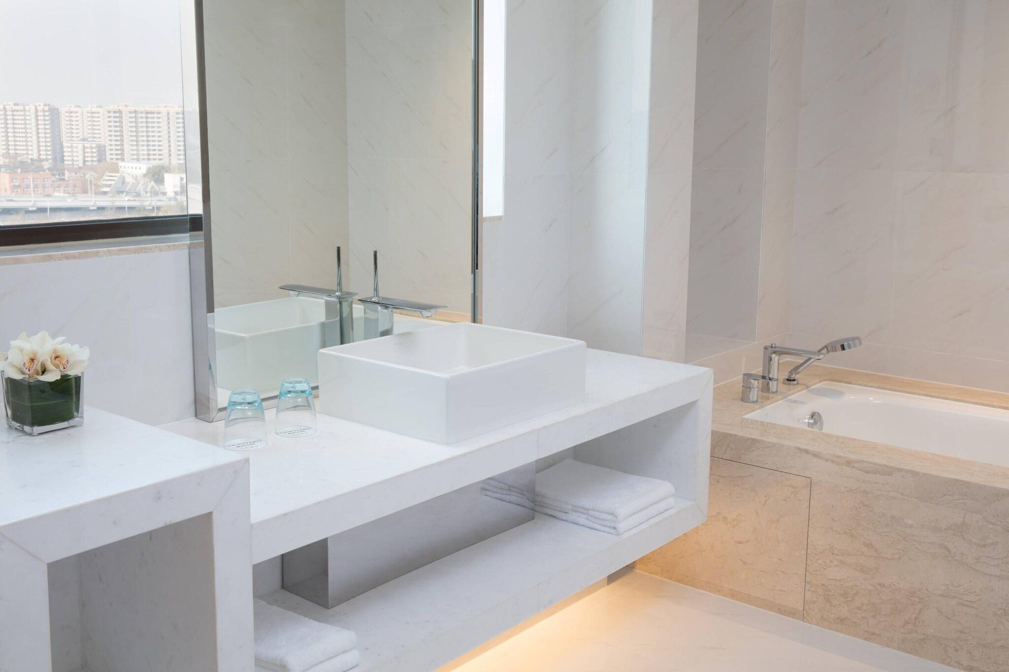 Double City View King Bed