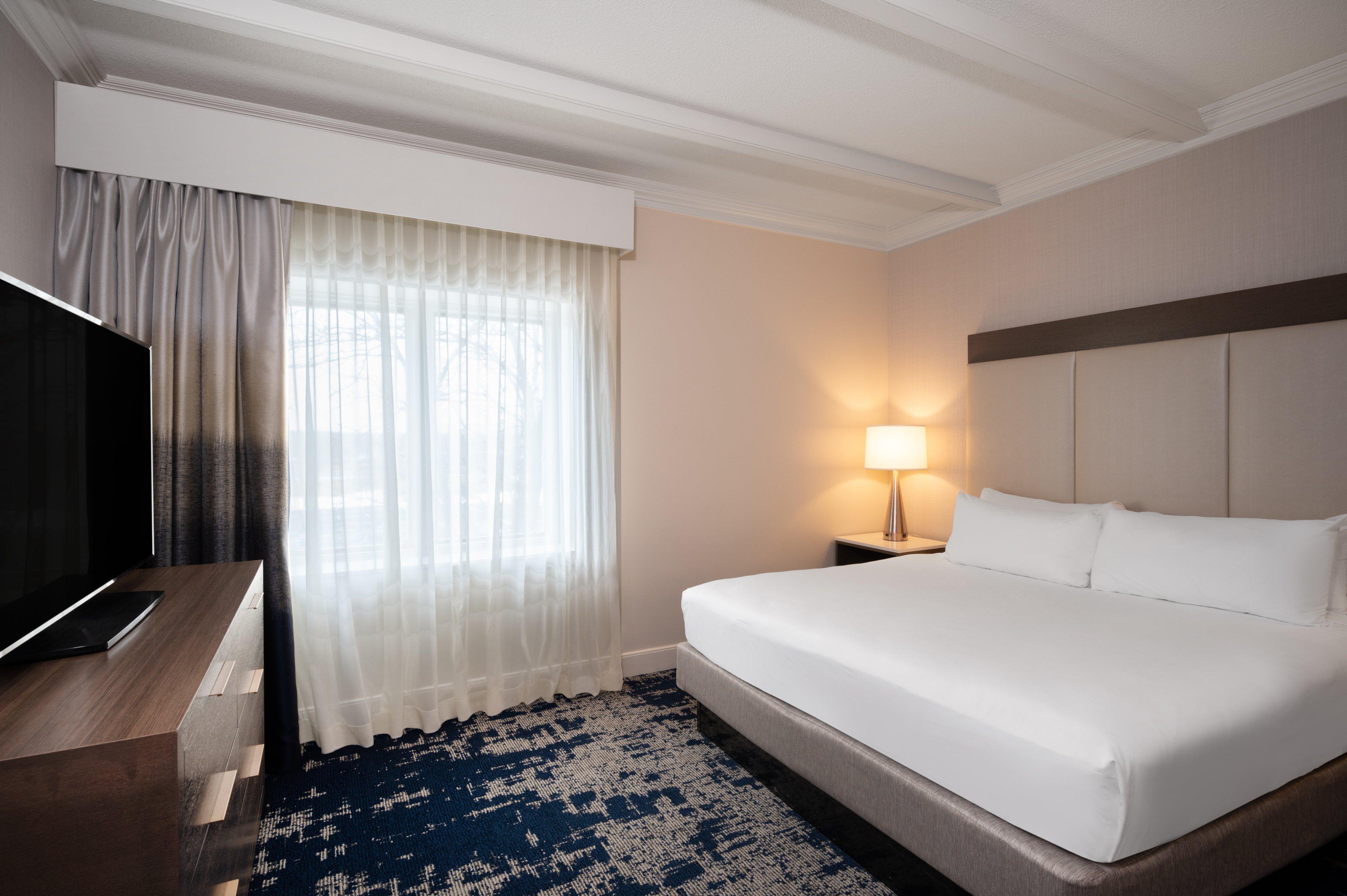 Junior Suite Queen Size Bed