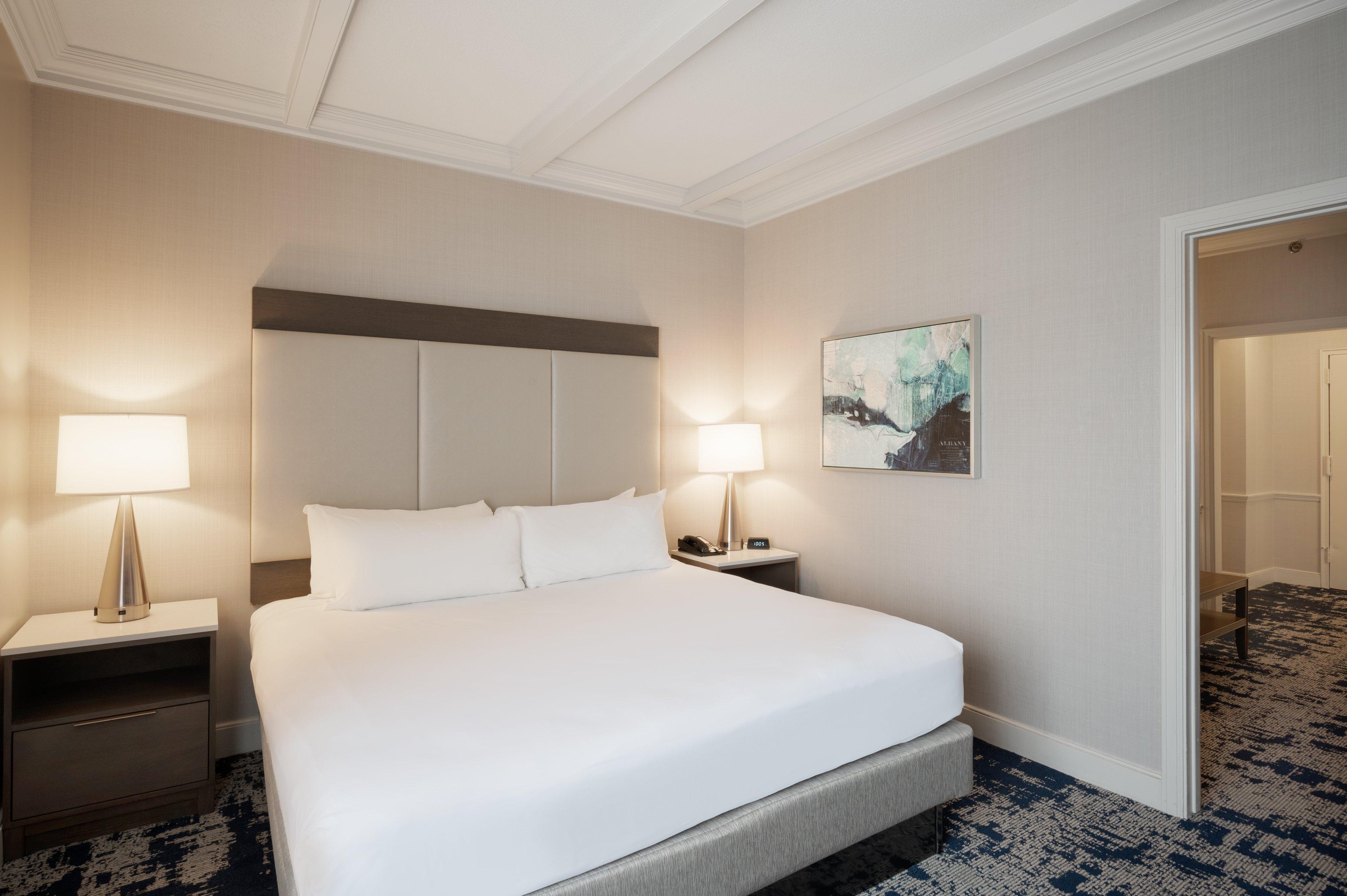 Junior Suite Queen Size Bed