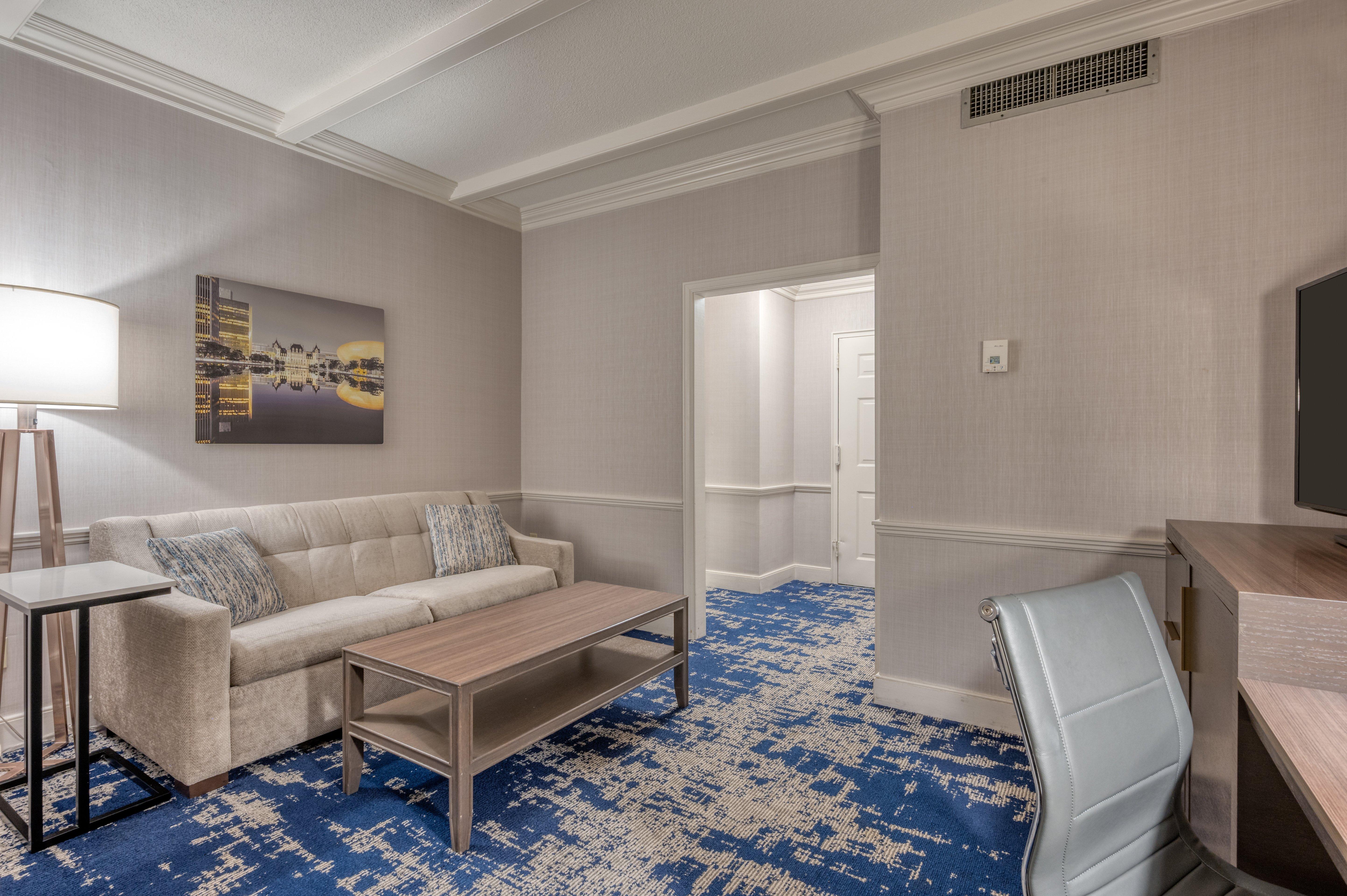 Junior Suite Queen Size Bed