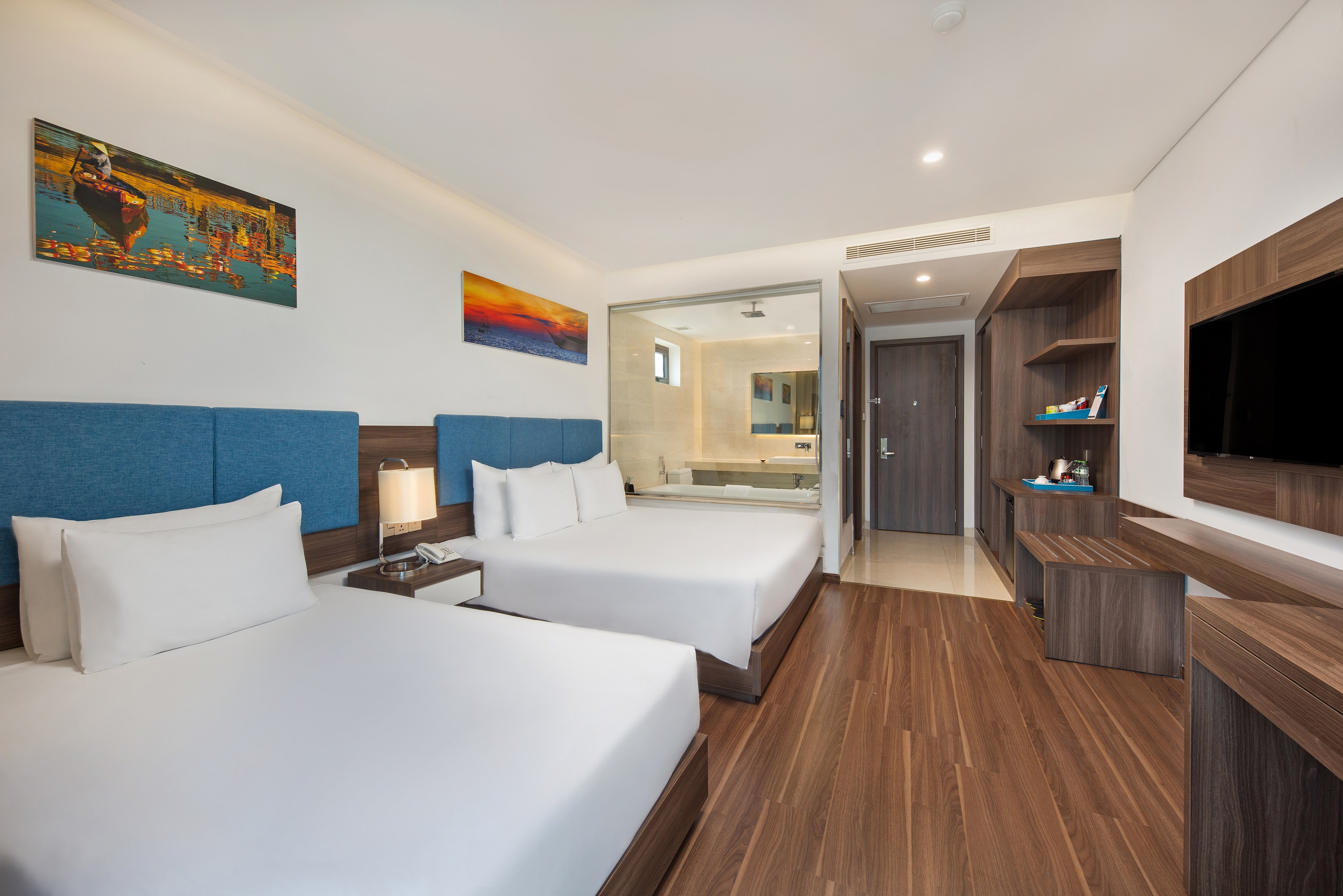 Triple Deluxe City View