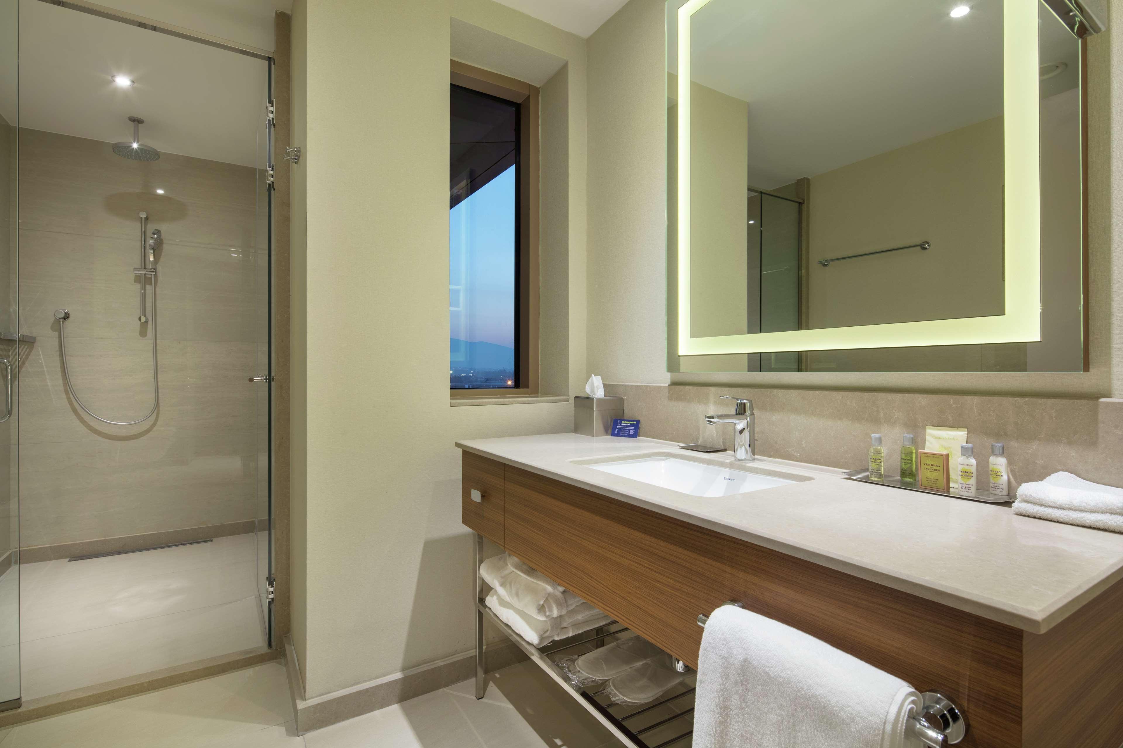 Room Deluxe King Bed