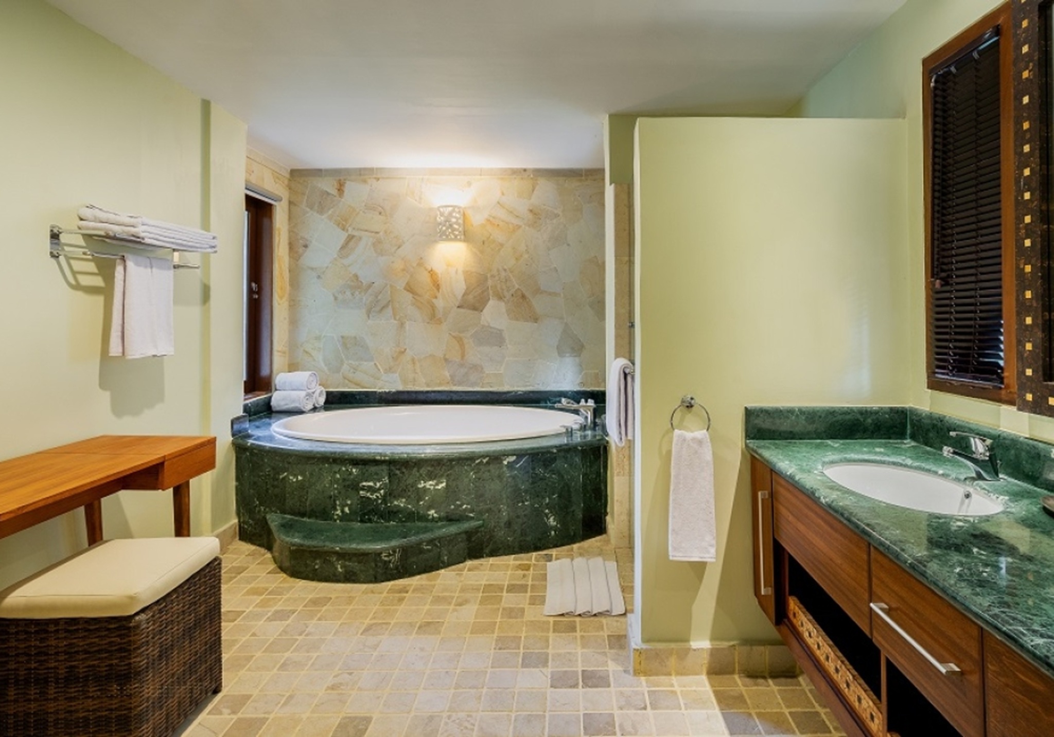 Double or Twin Deluxe Two Bedroom