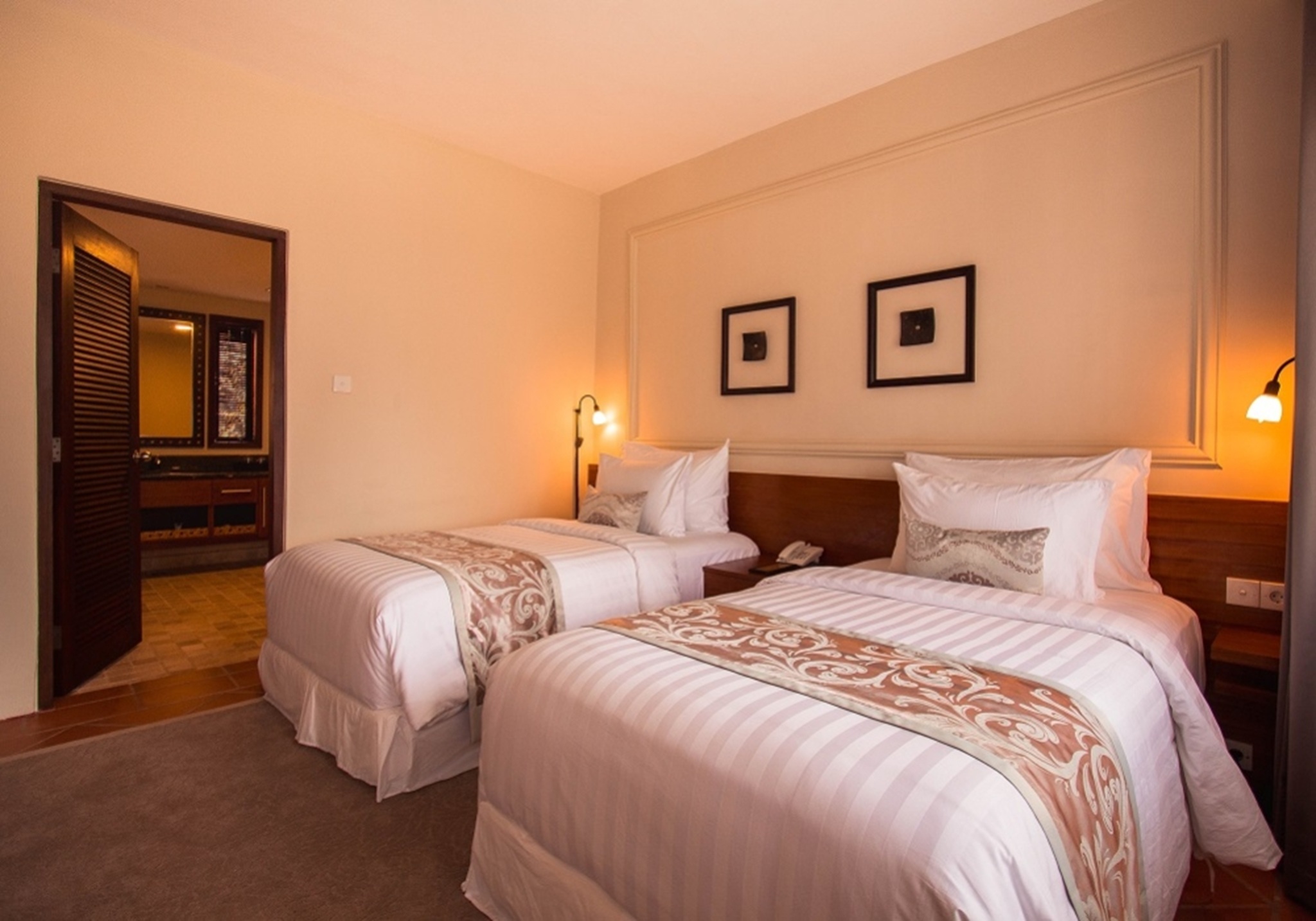 Double or Twin Deluxe Two Bedroom