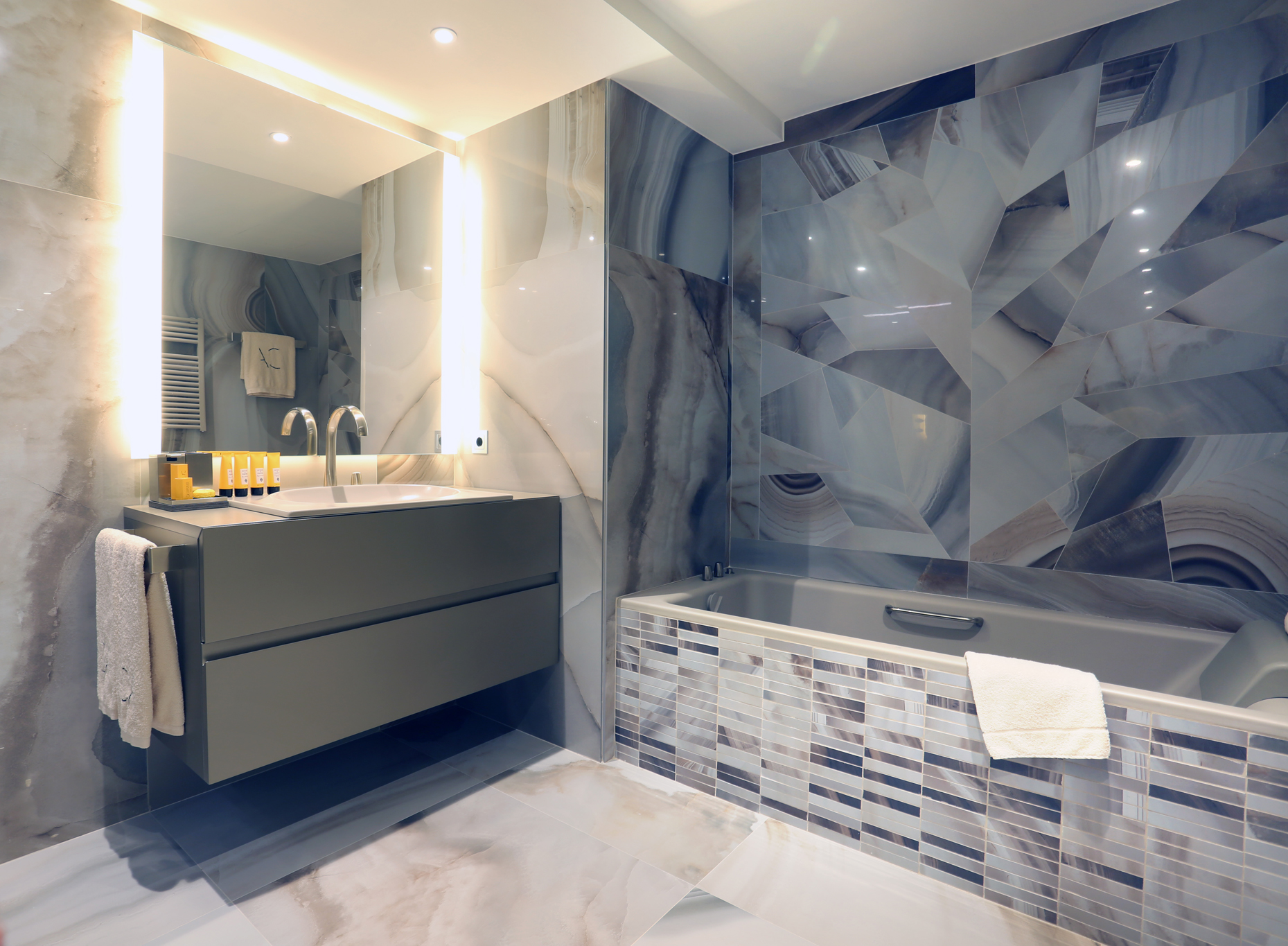 Apartment Capacity 6 Three Bedroom