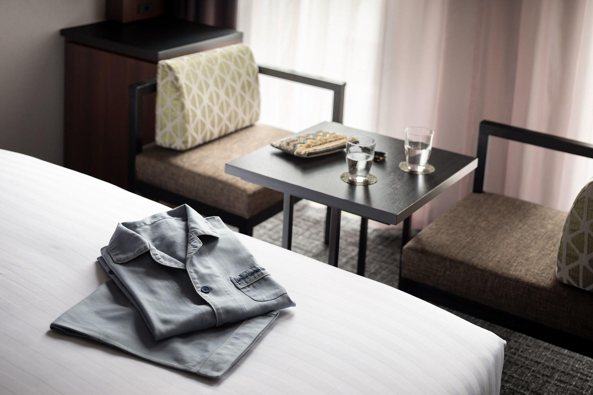 Double Single Queen Size Bed