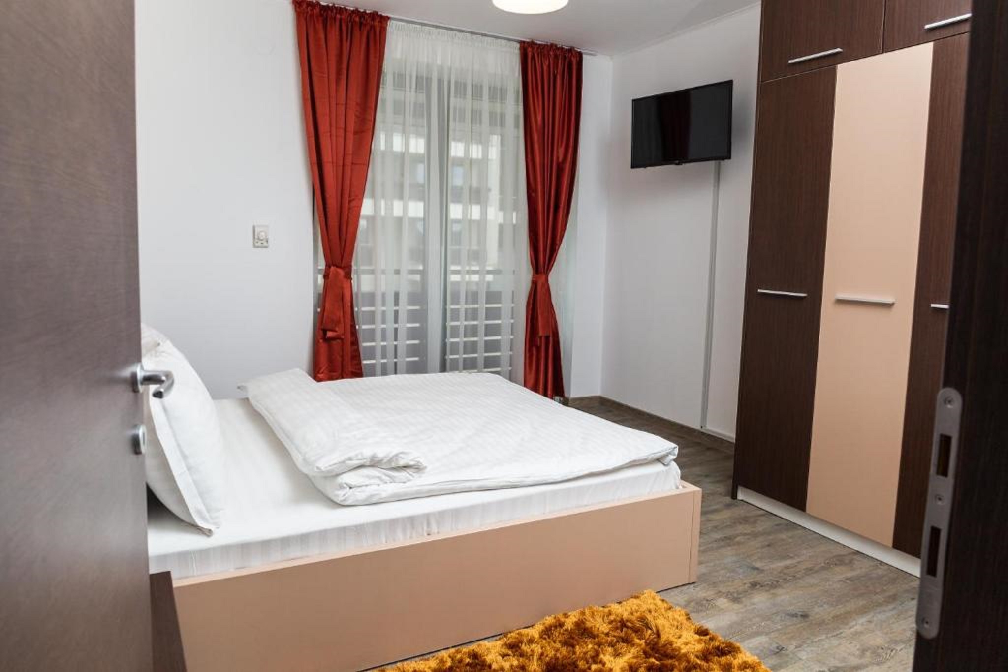 Apartment Three Bedrooms Three Bathrooms