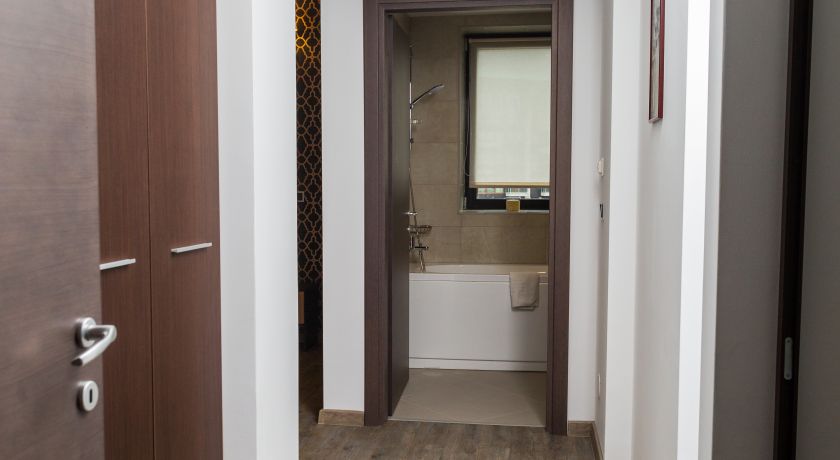 Apartment Three Bedrooms Three Bathrooms