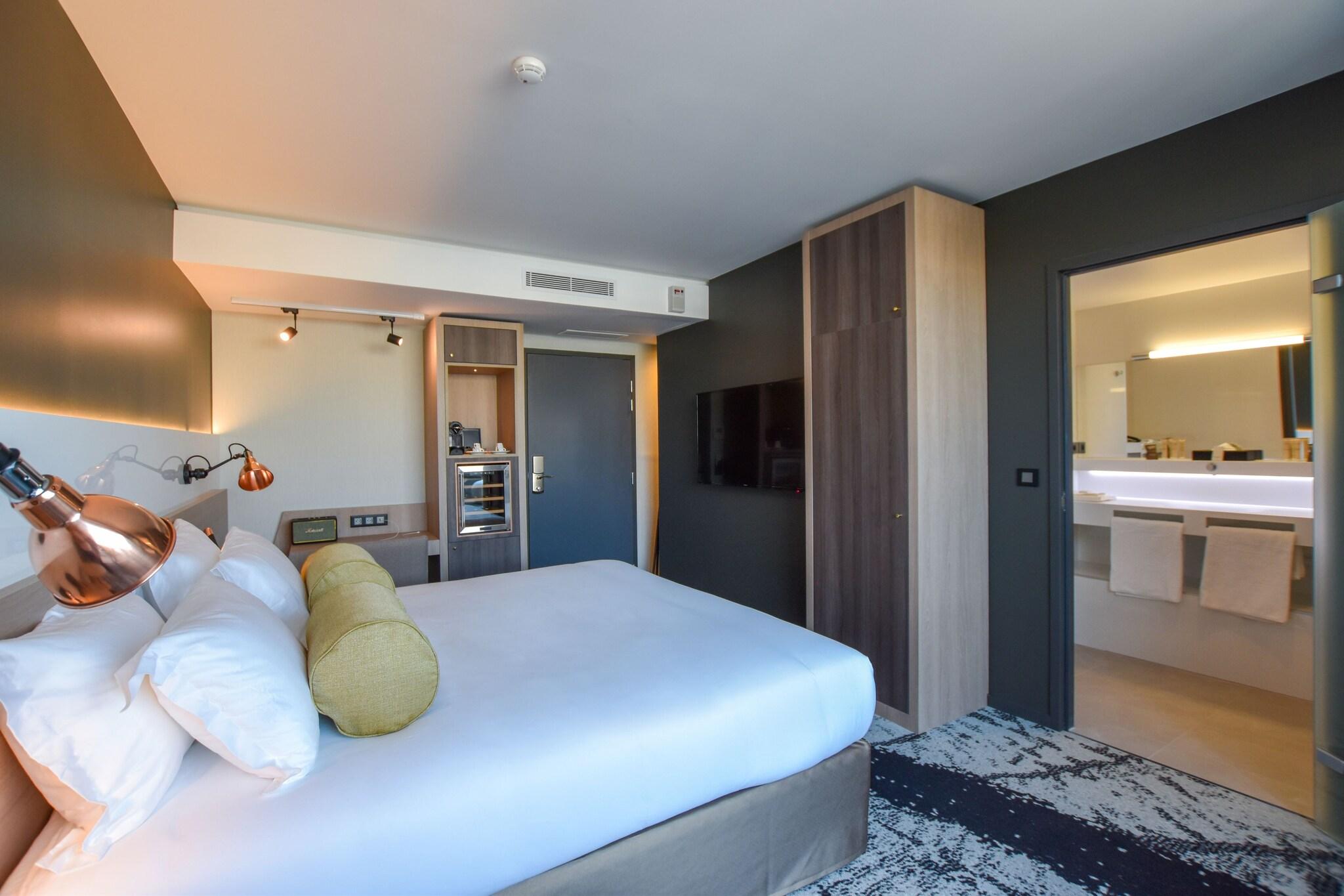 Double Superior Queen Bed