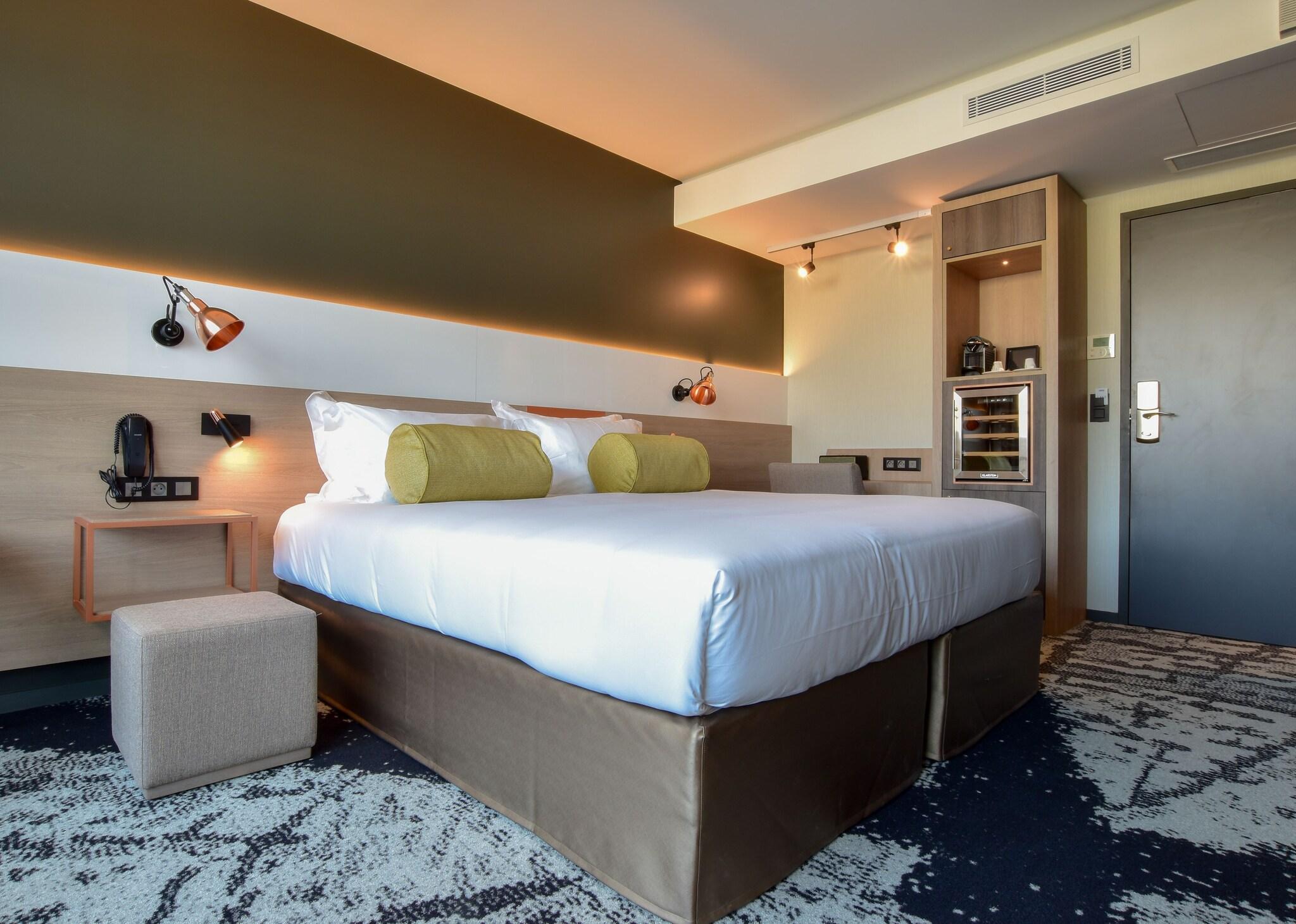 Double Superior Queen Bed