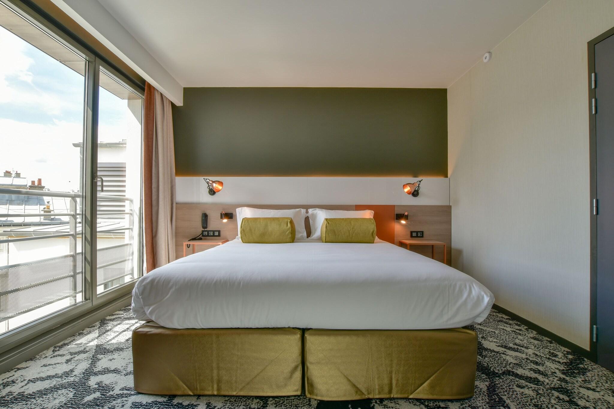 Double Classic Queen Bed