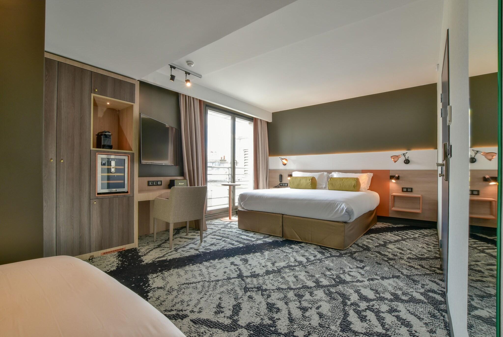 Double Classic Queen Bed