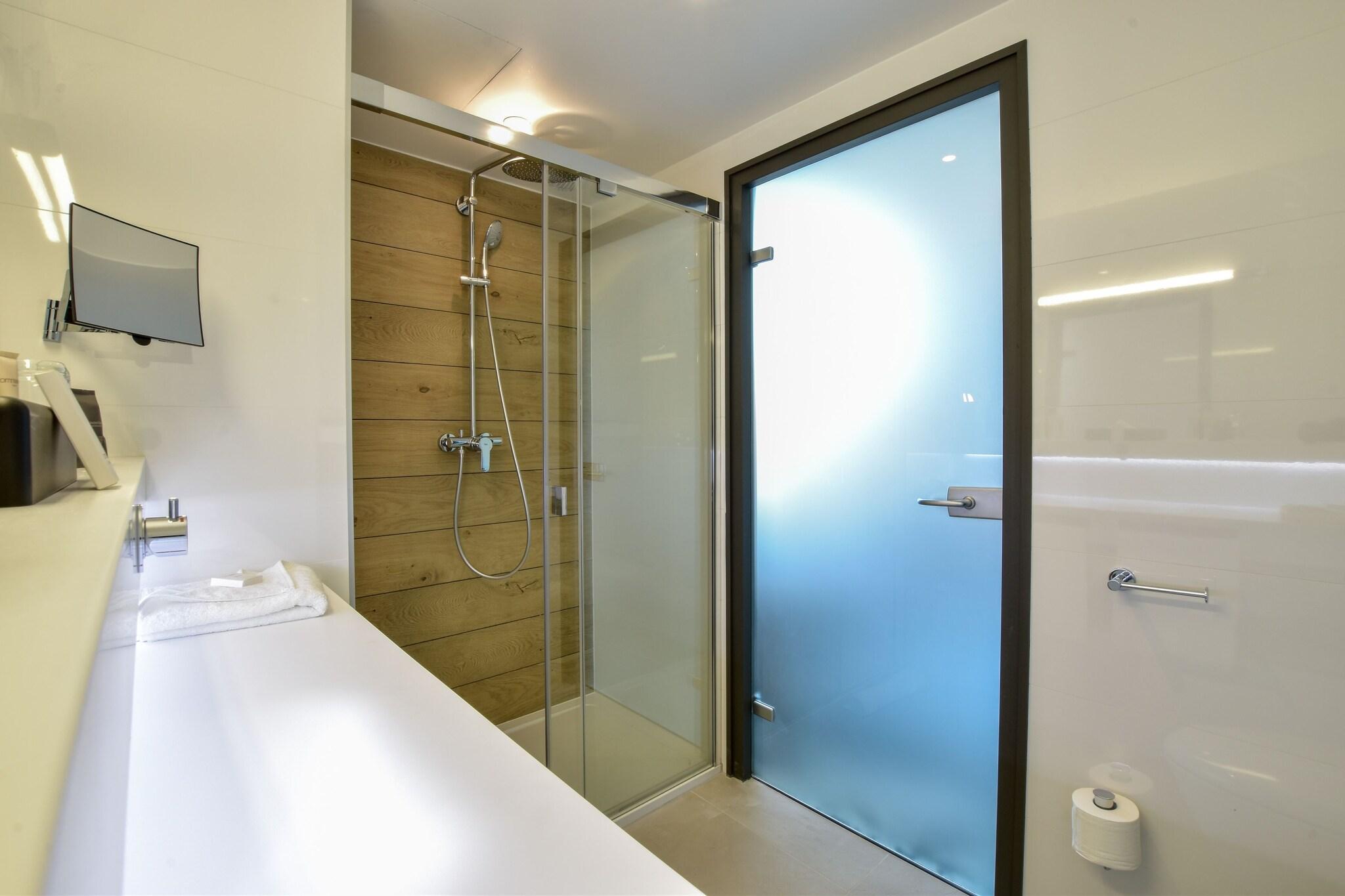 Double Superior Queen Bed