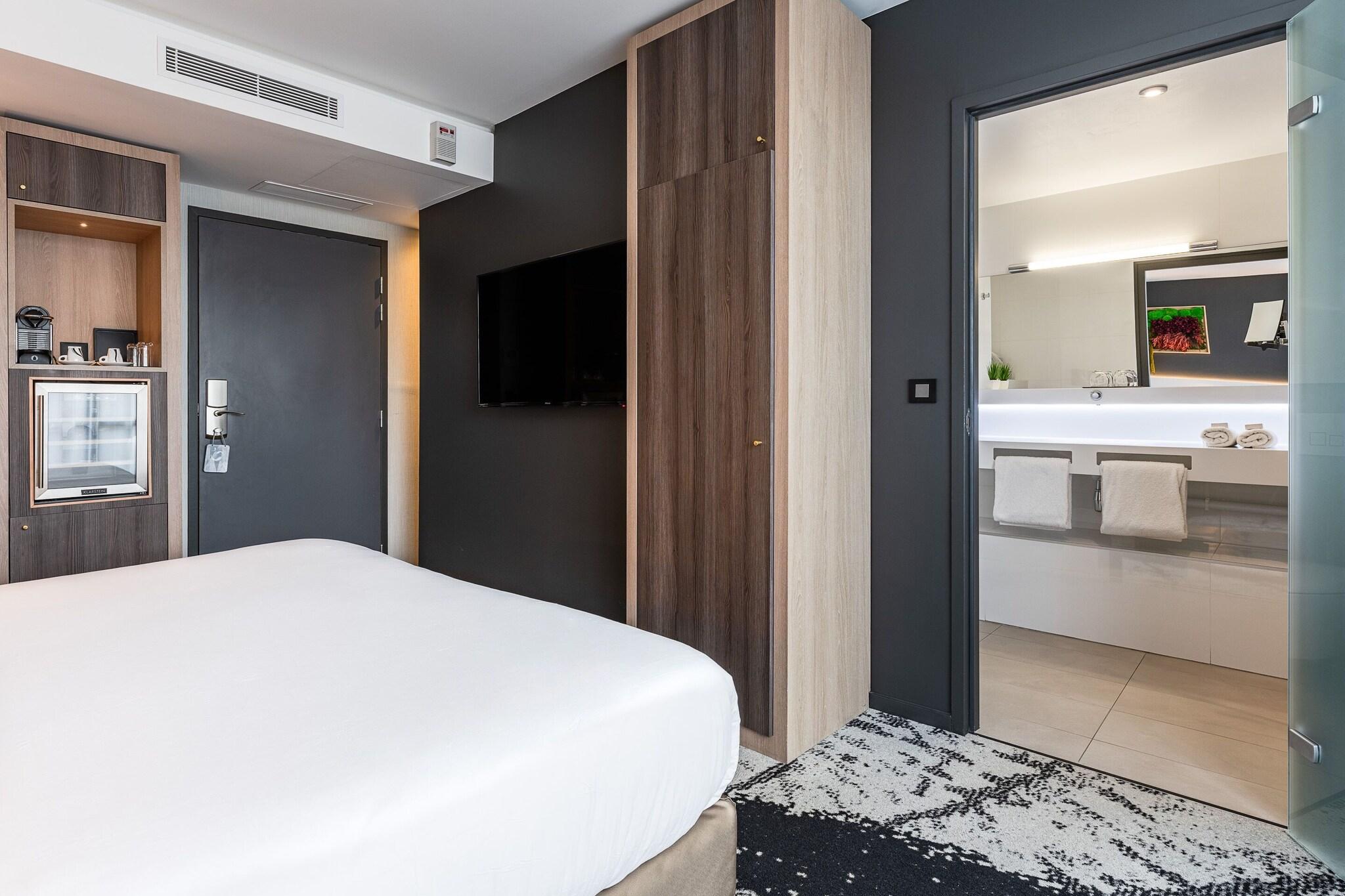 Double Superior Queen Bed