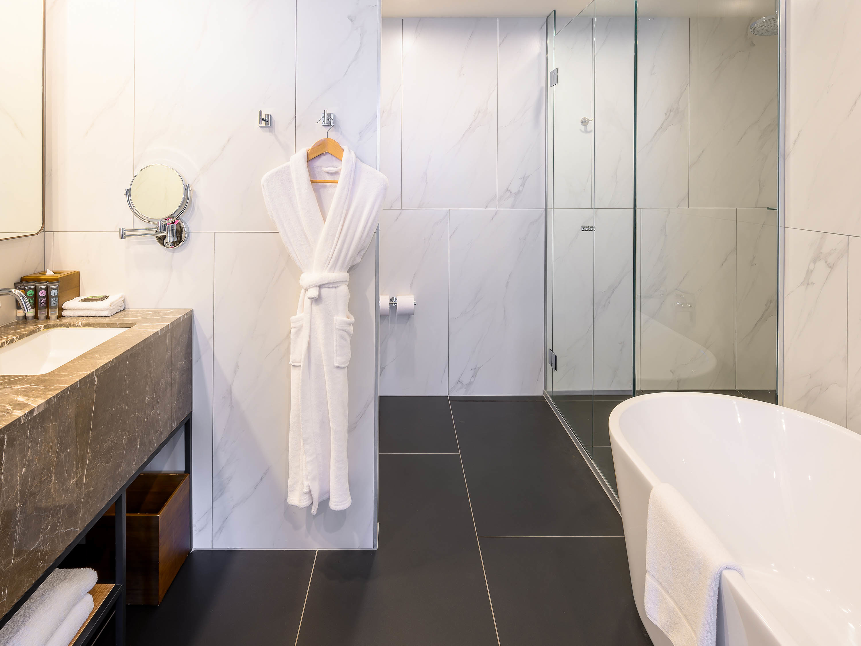 Junior Suite King Size Bed