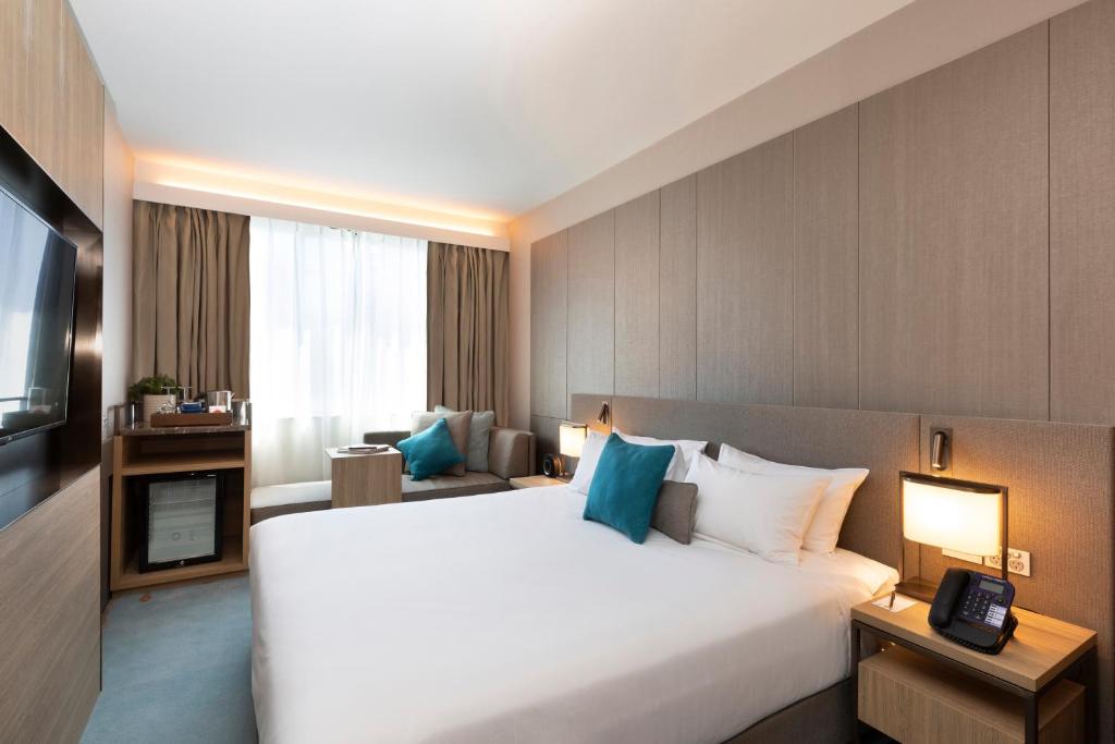 Double Superior King Bed