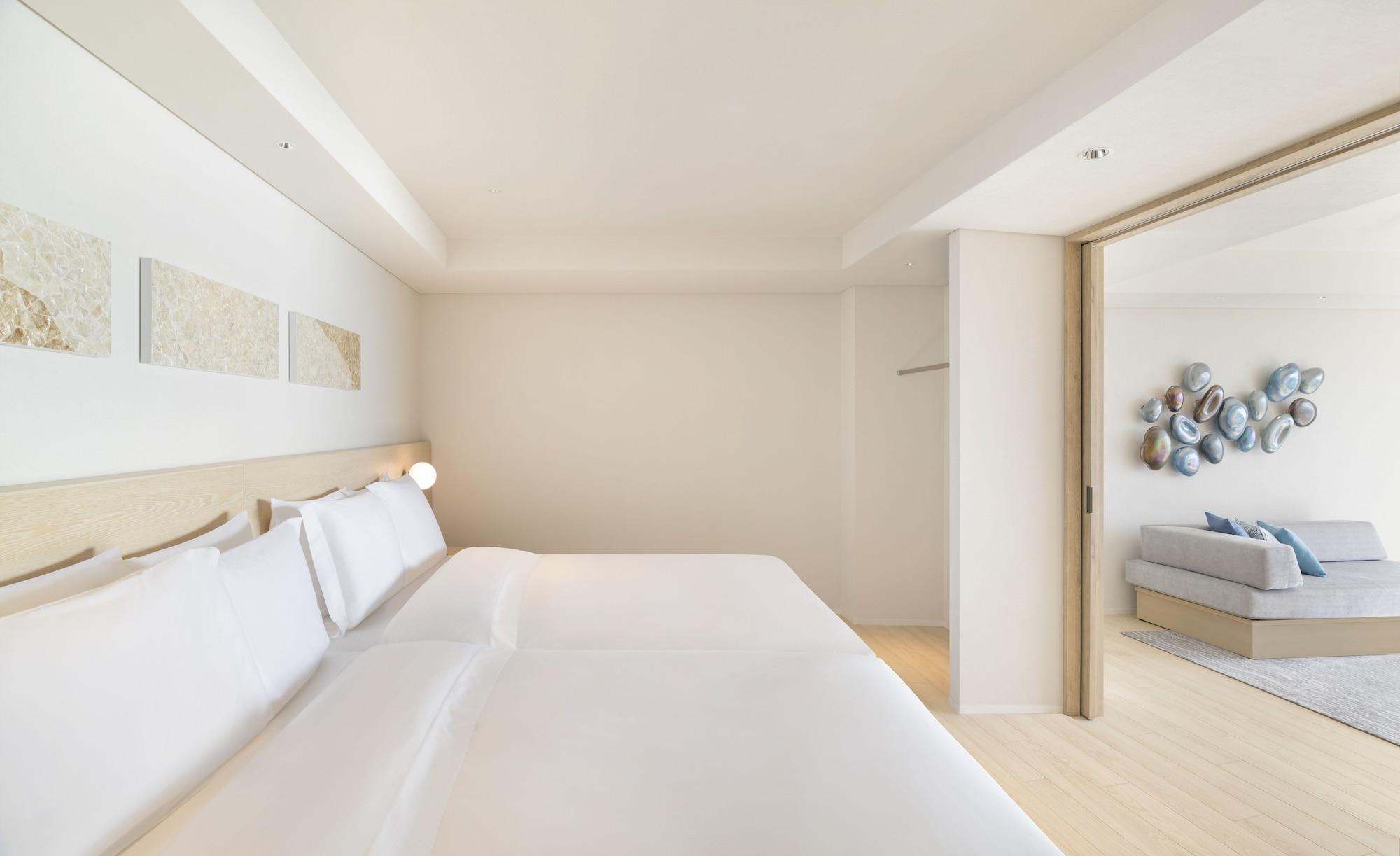 Junior Suite Ocean Front Two Double Beds