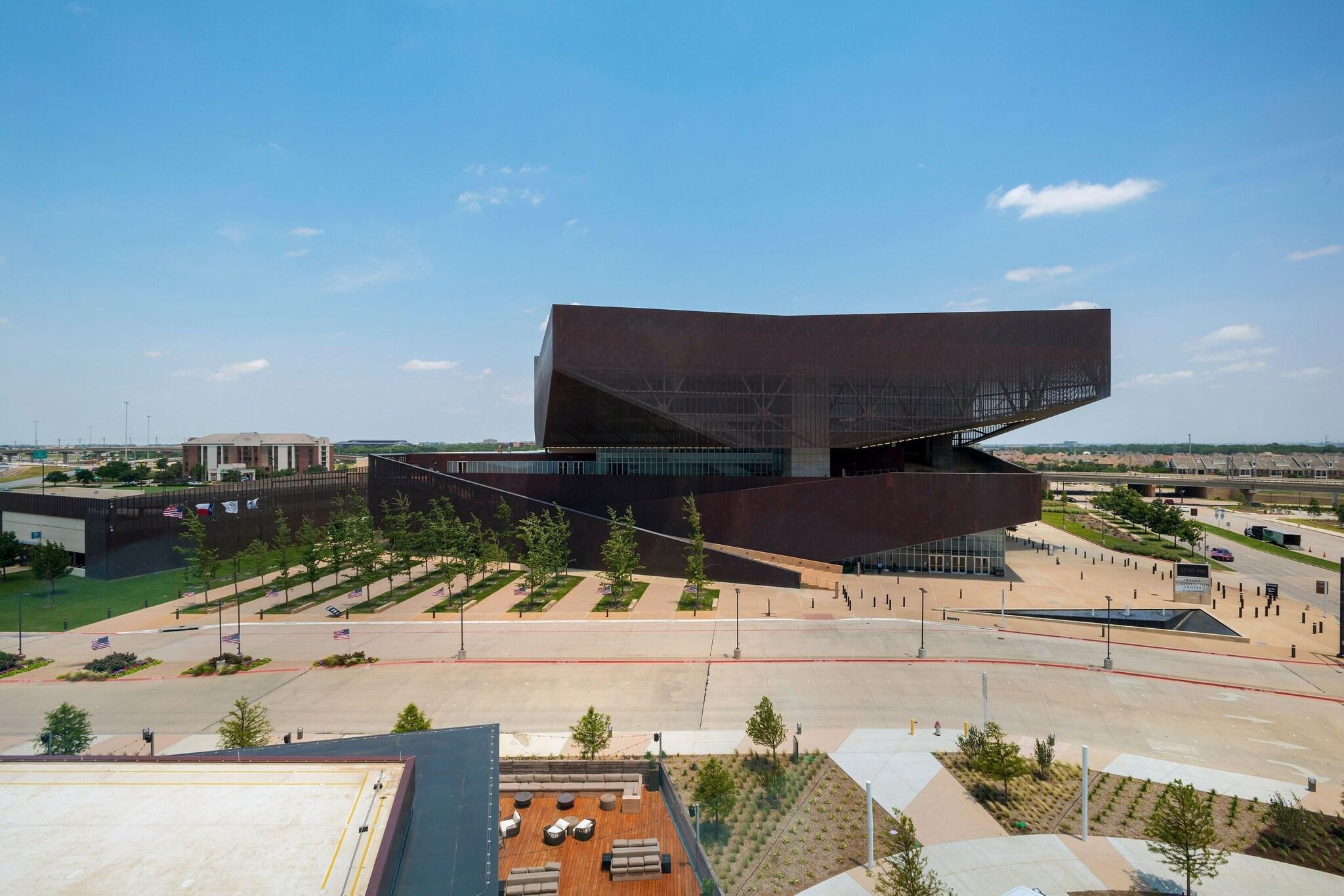 Double Club Two Queen Beds