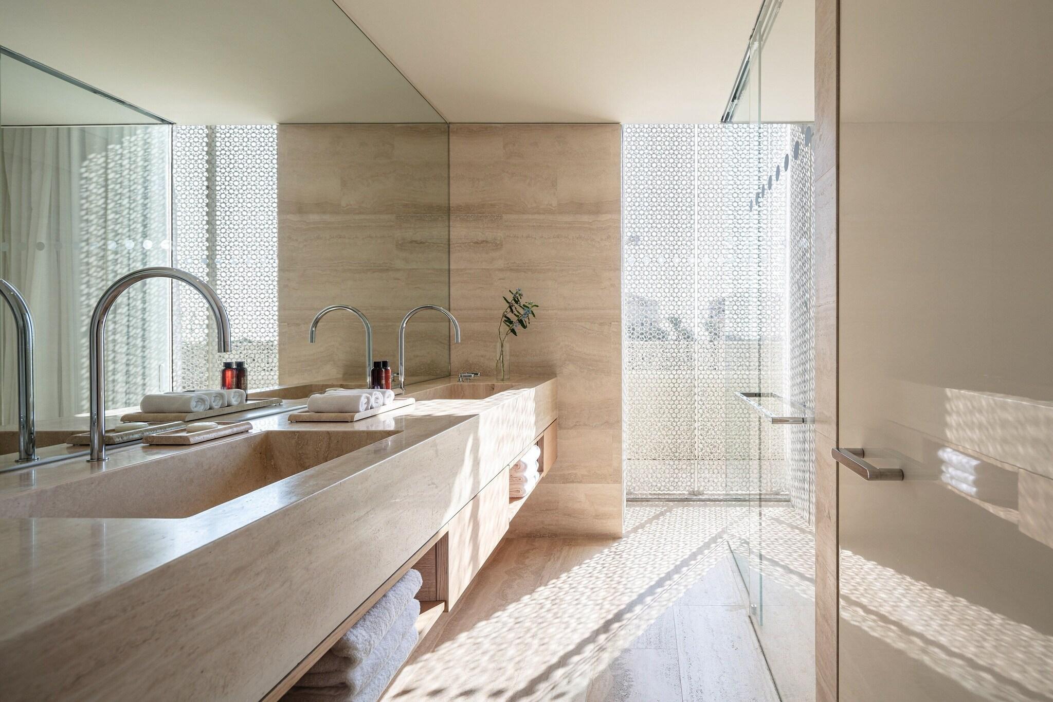 Junior Suite Partial Sea View