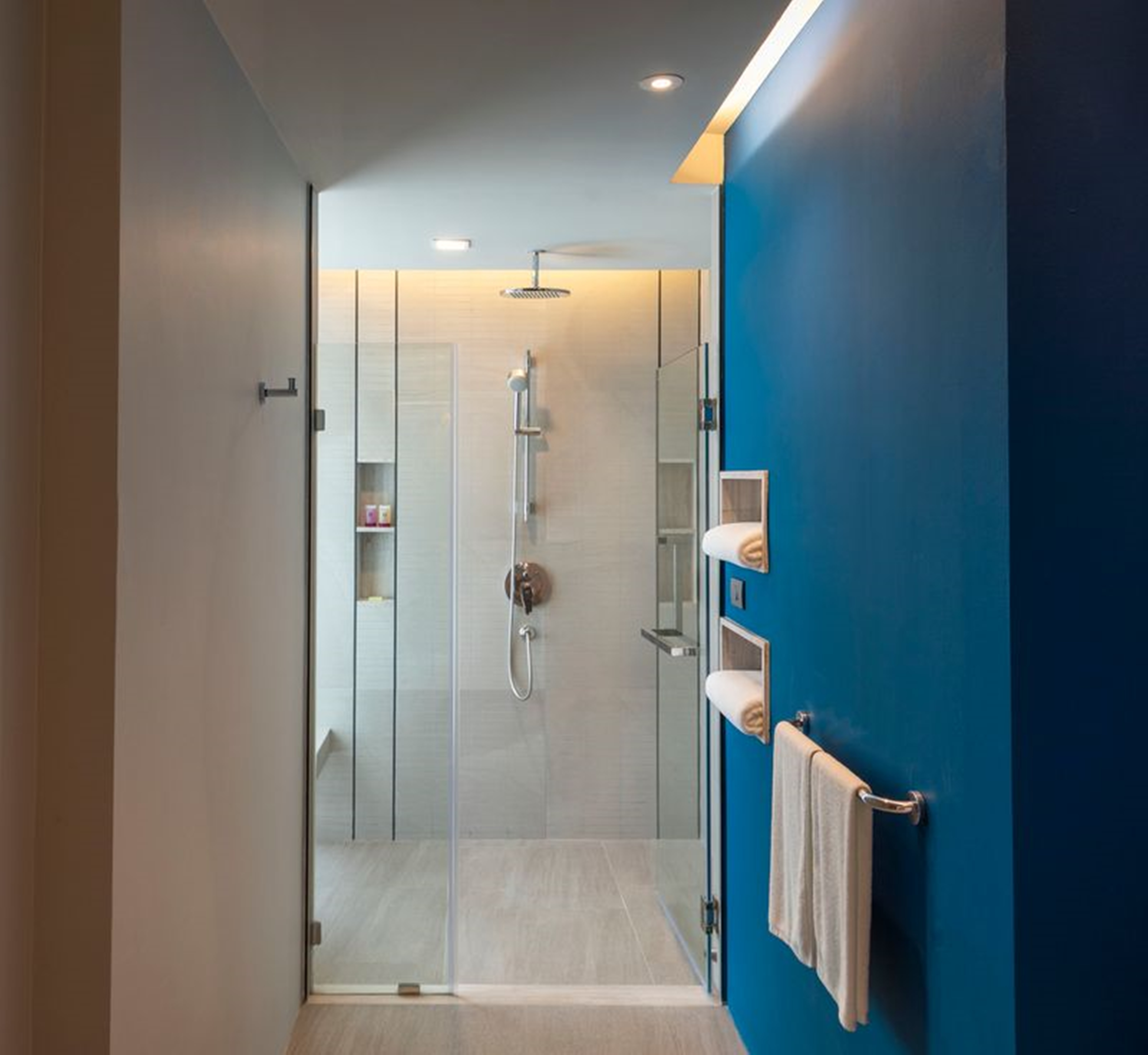 Double or Twin Deluxe Partial Ocean View