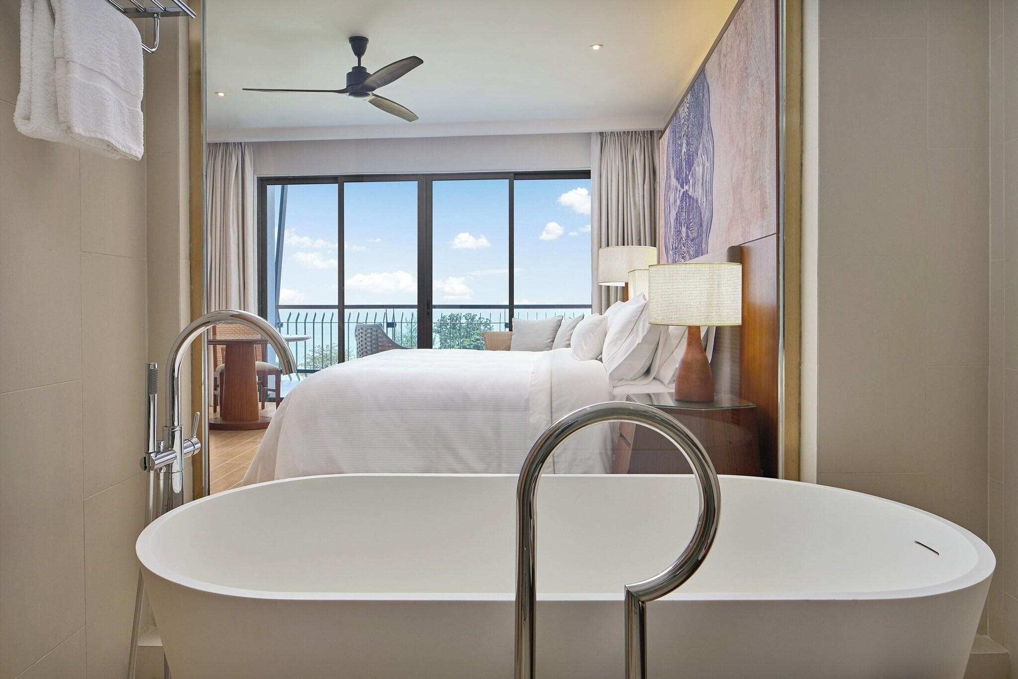 Double Sea View King Bed