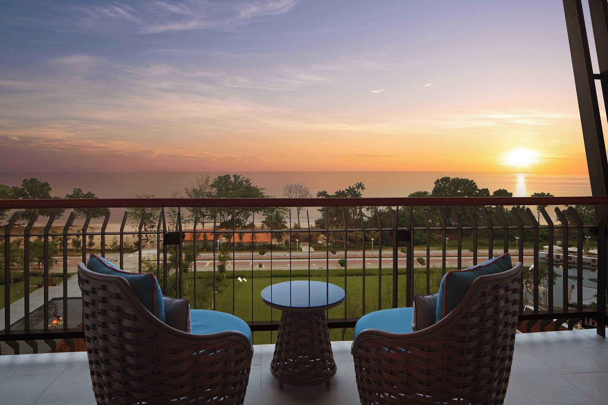 Double Sea View King Bed