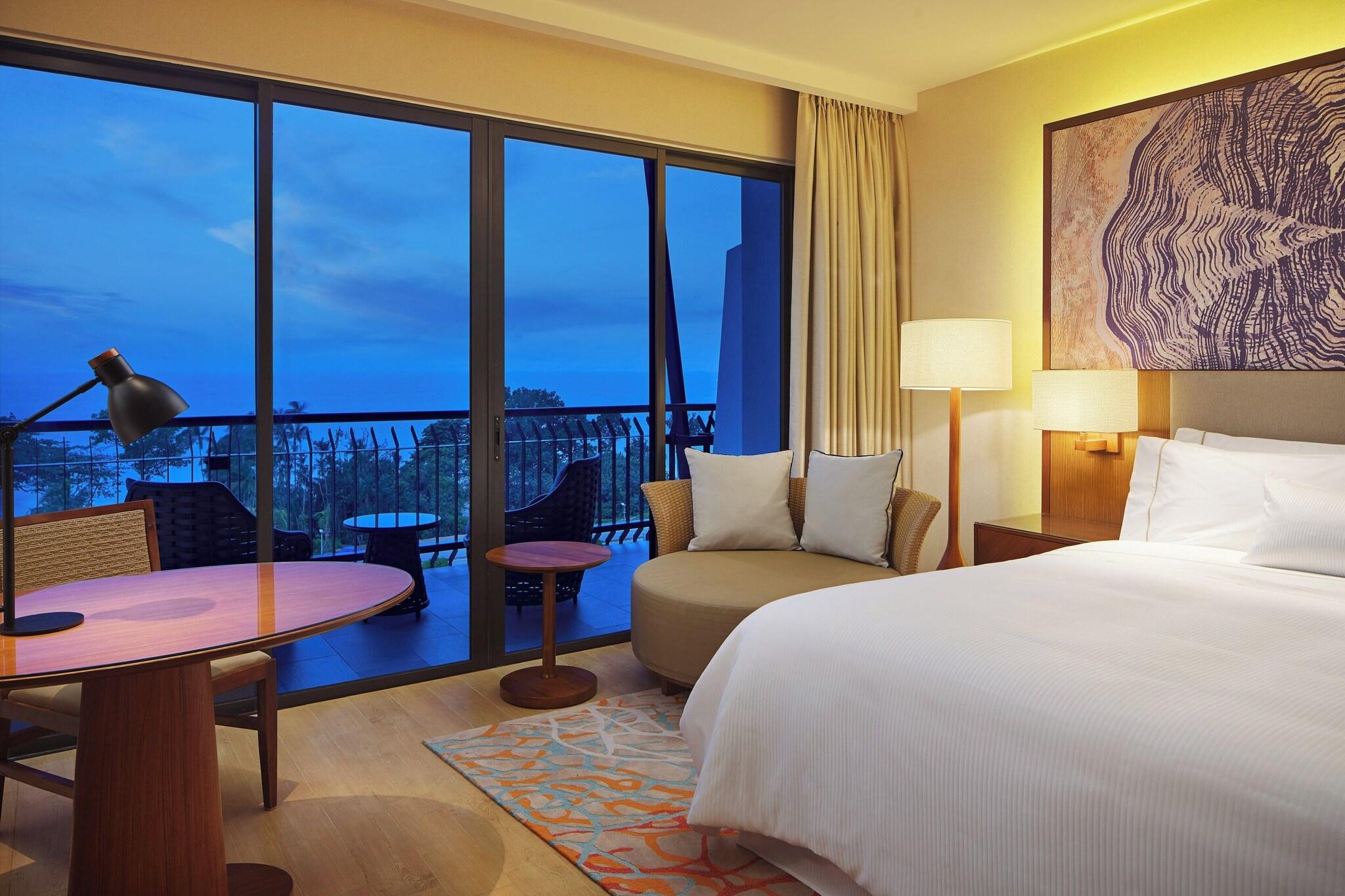 Double Sea View King Bed