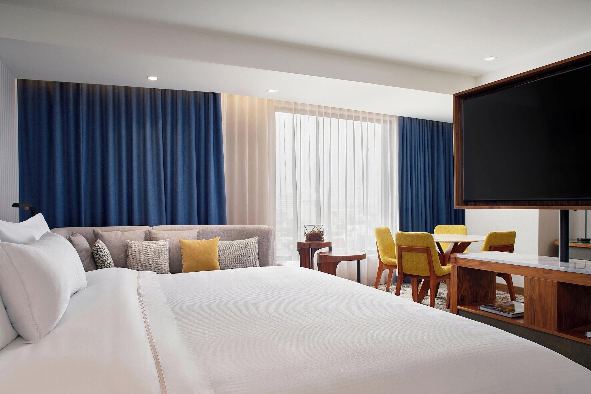 Junior Suite King Size Bed