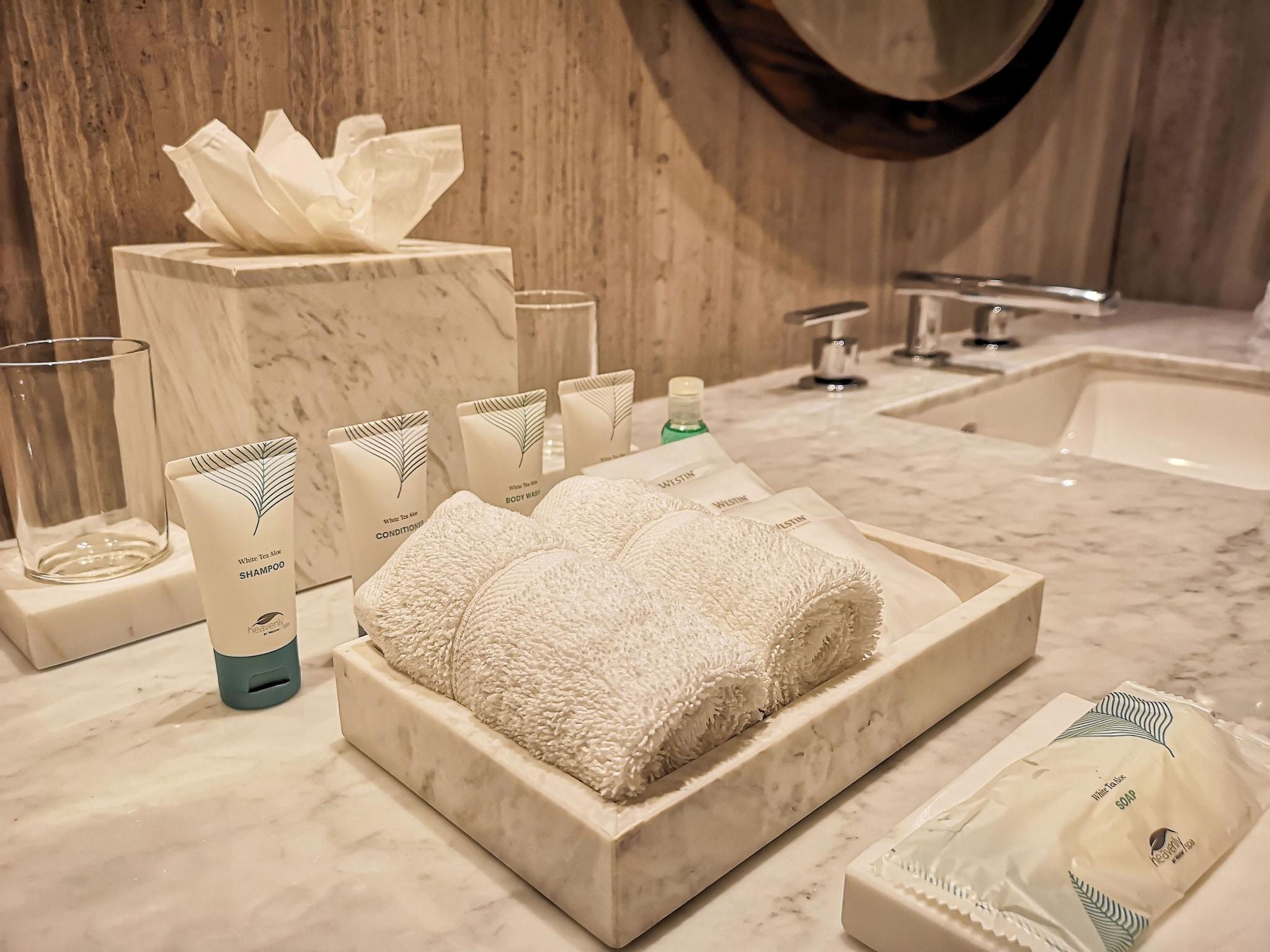 Suite Club City View