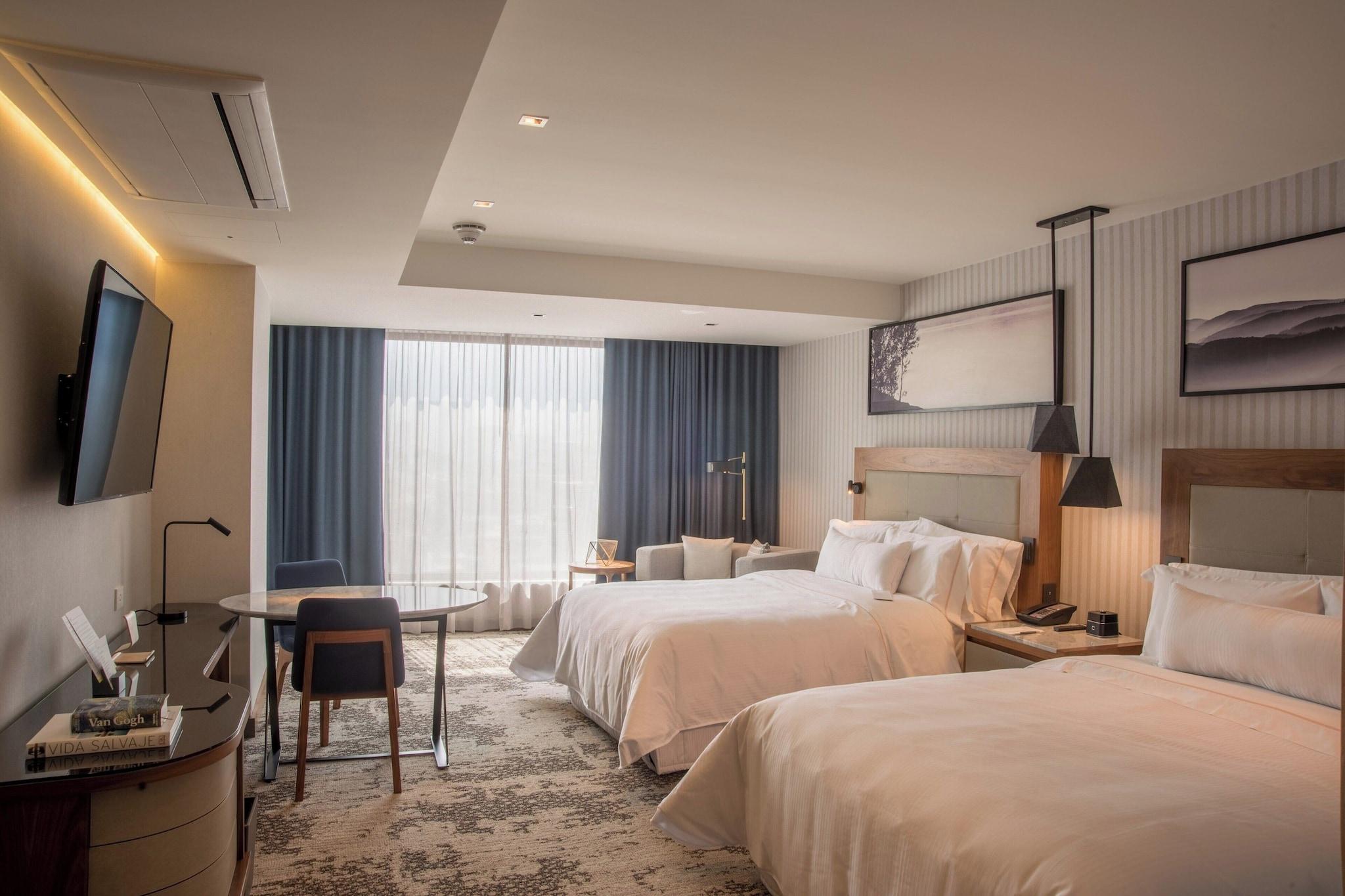 Double Deluxe King Bed