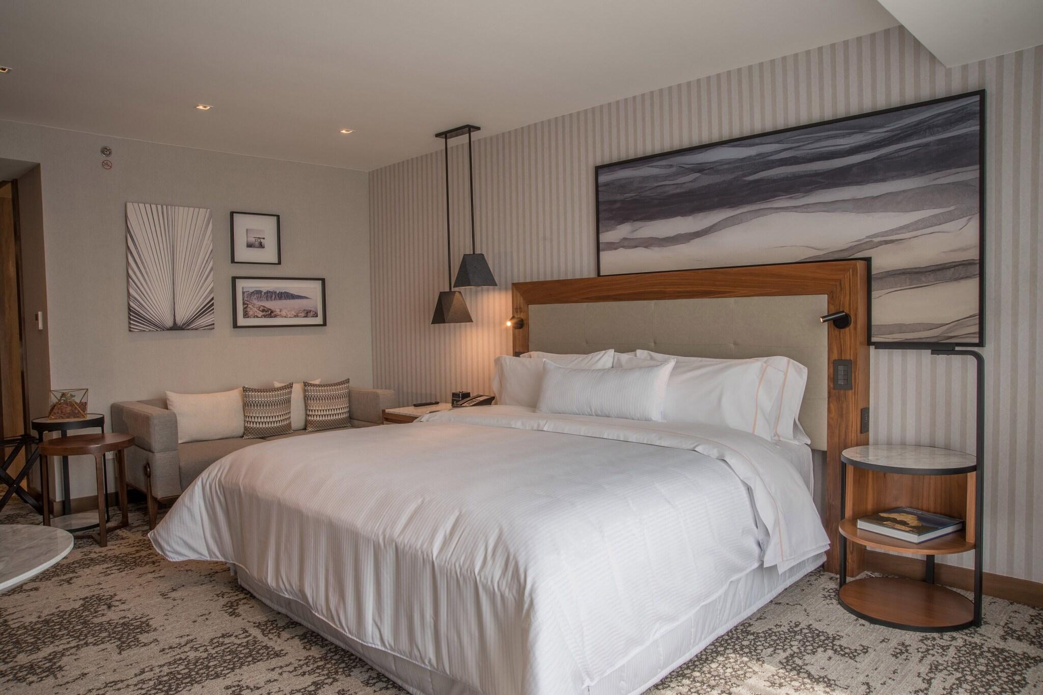 Double Deluxe King Bed