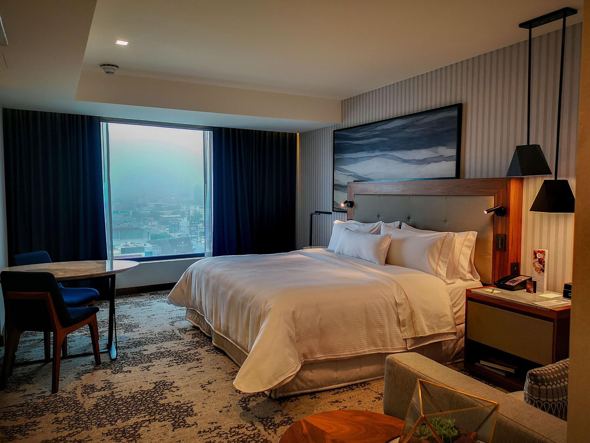 Double Deluxe King Bed