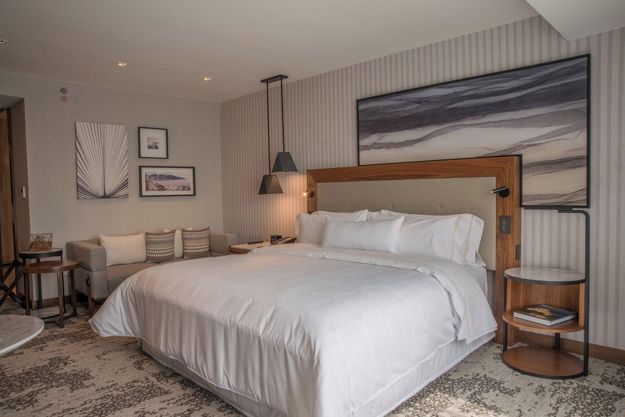 Double Deluxe King Bed